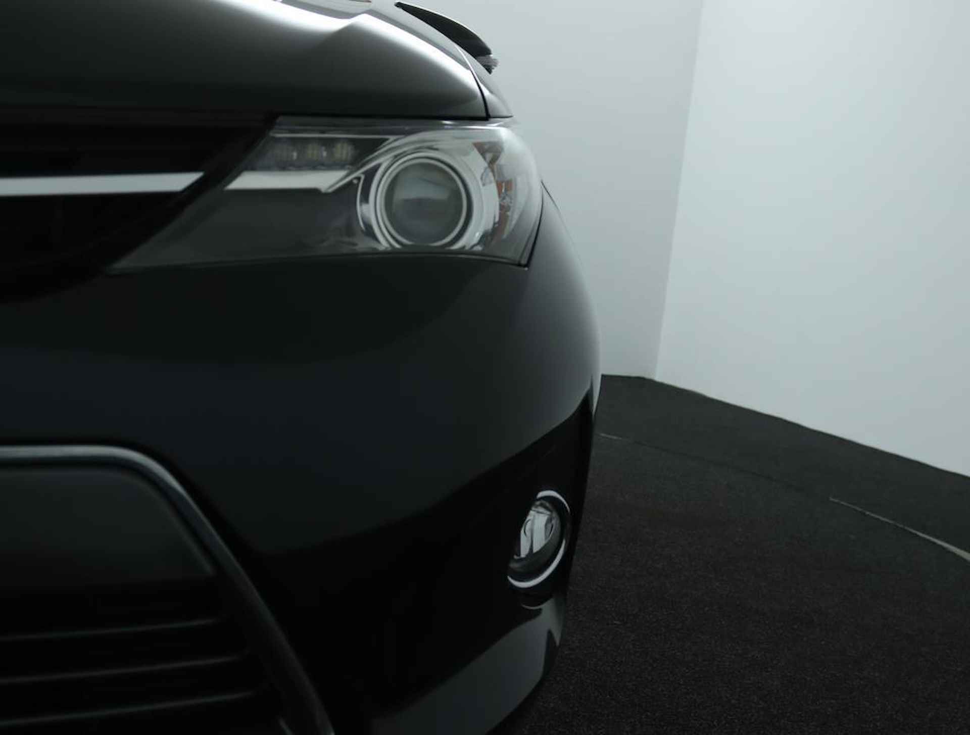 Toyota Auris 1.8 Hybrid Aspiration | Automaat |Climate control | Cruise Control | Navigatie |  lichtmetalen velgen | - 35/53