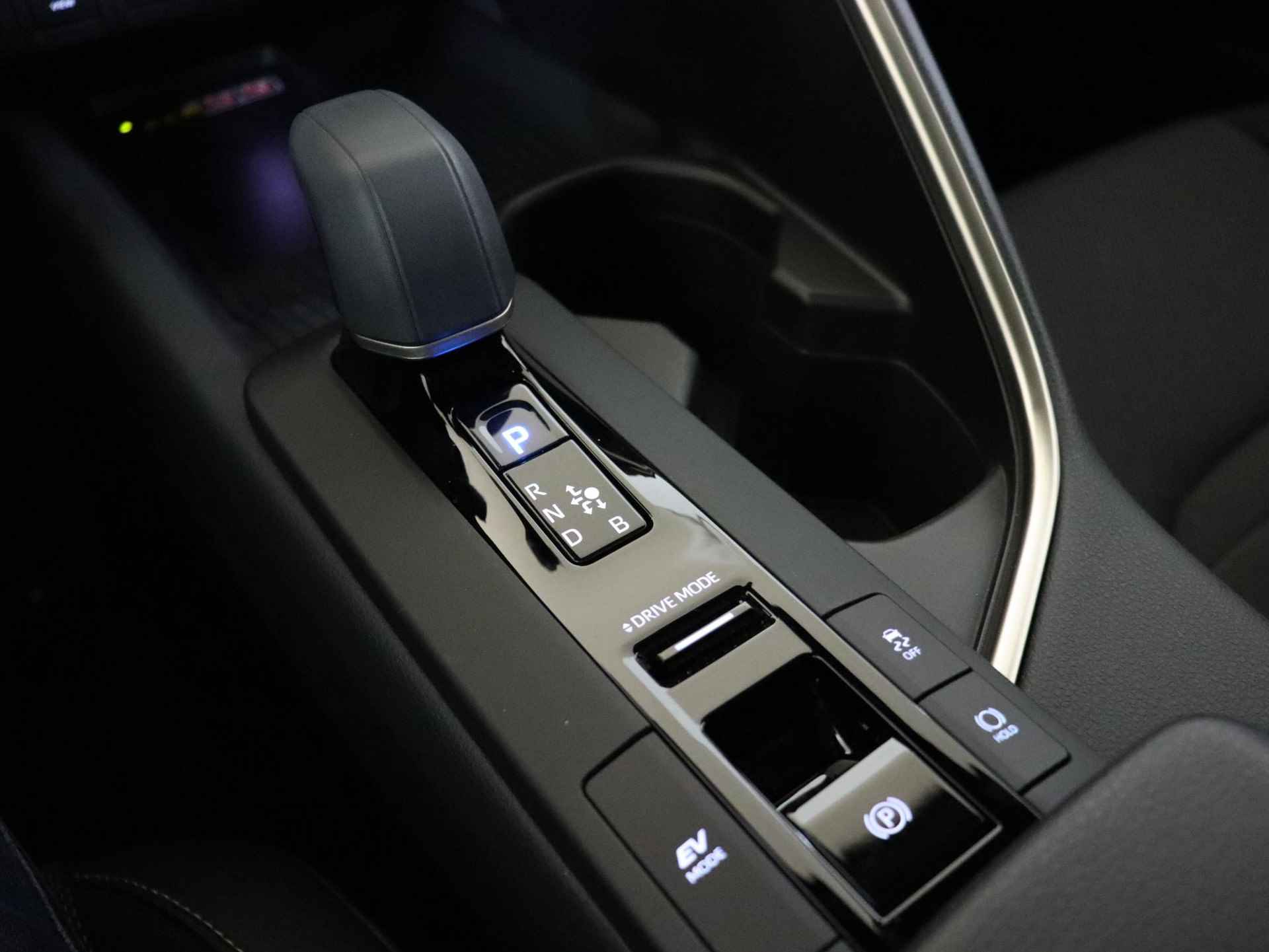 Toyota C-HR 1.8 Hybrid Executive, NAVI, Apple carplay, Android auto, Snel leverbaar!! - 22/39