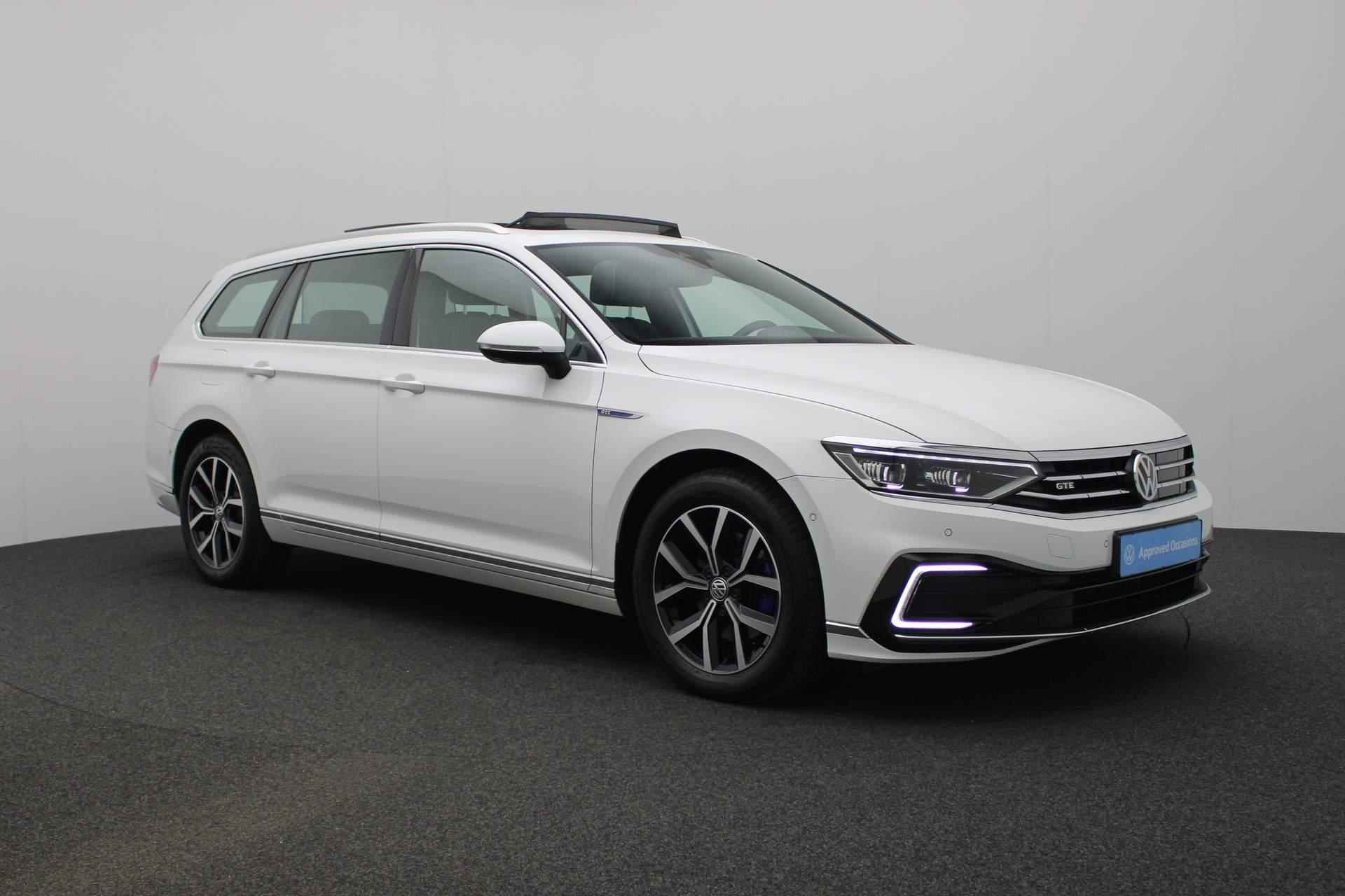 Volkswagen Passat Variant 1.4 TSI 218PK DSG PHEV GTE Business | Pano | Trekhaak | IQ Light | Leder/alcantara | 360 Camera | Adaptief onderstel | Navi Discover Pro | Stoelverwarming - 37/46