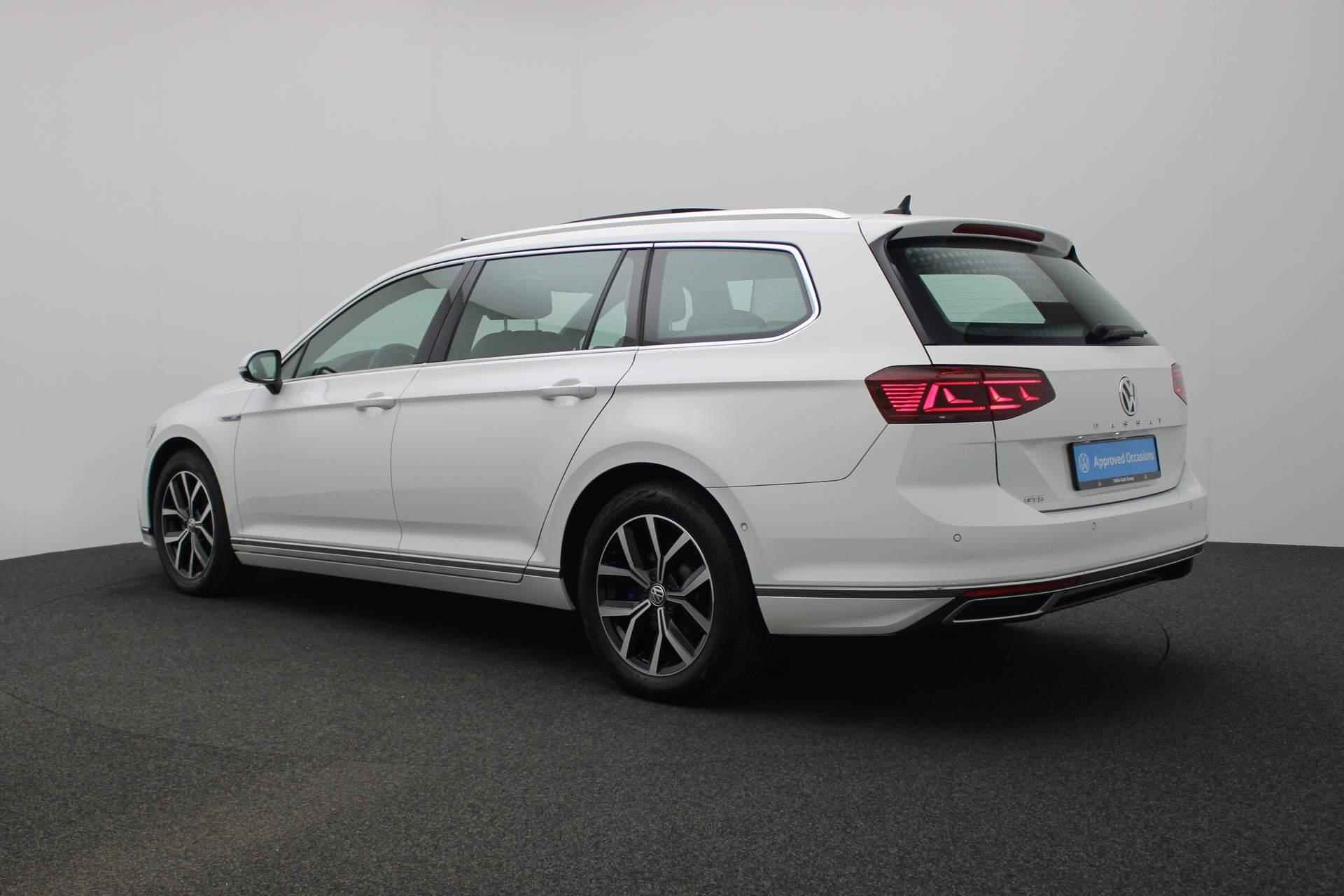 Volkswagen Passat Variant 1.4 TSI 218PK DSG PHEV GTE Business | Pano | Trekhaak | IQ Light | Leder/alcantara | 360 Camera | Adaptief onderstel | Navi Discover Pro | Stoelverwarming - 38/46