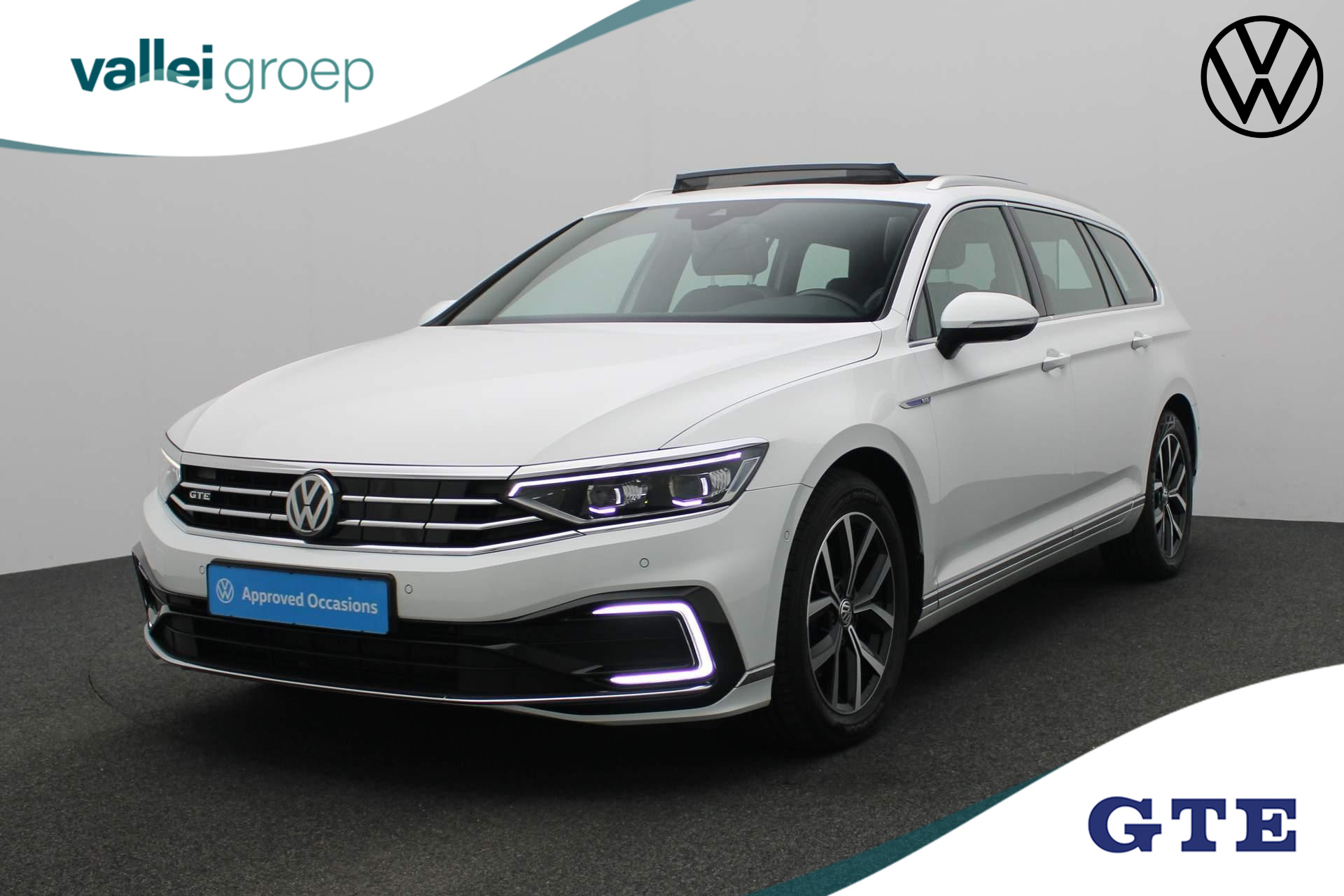 Volkswagen Passat Variant 1.4 TSI 218PK DSG PHEV GTE Business | Pano | Trekhaak | IQ Light | Leder/alcantara | 360 Camera | Adaptief onderstel | Navi Discover Pro | Stoelverwarming