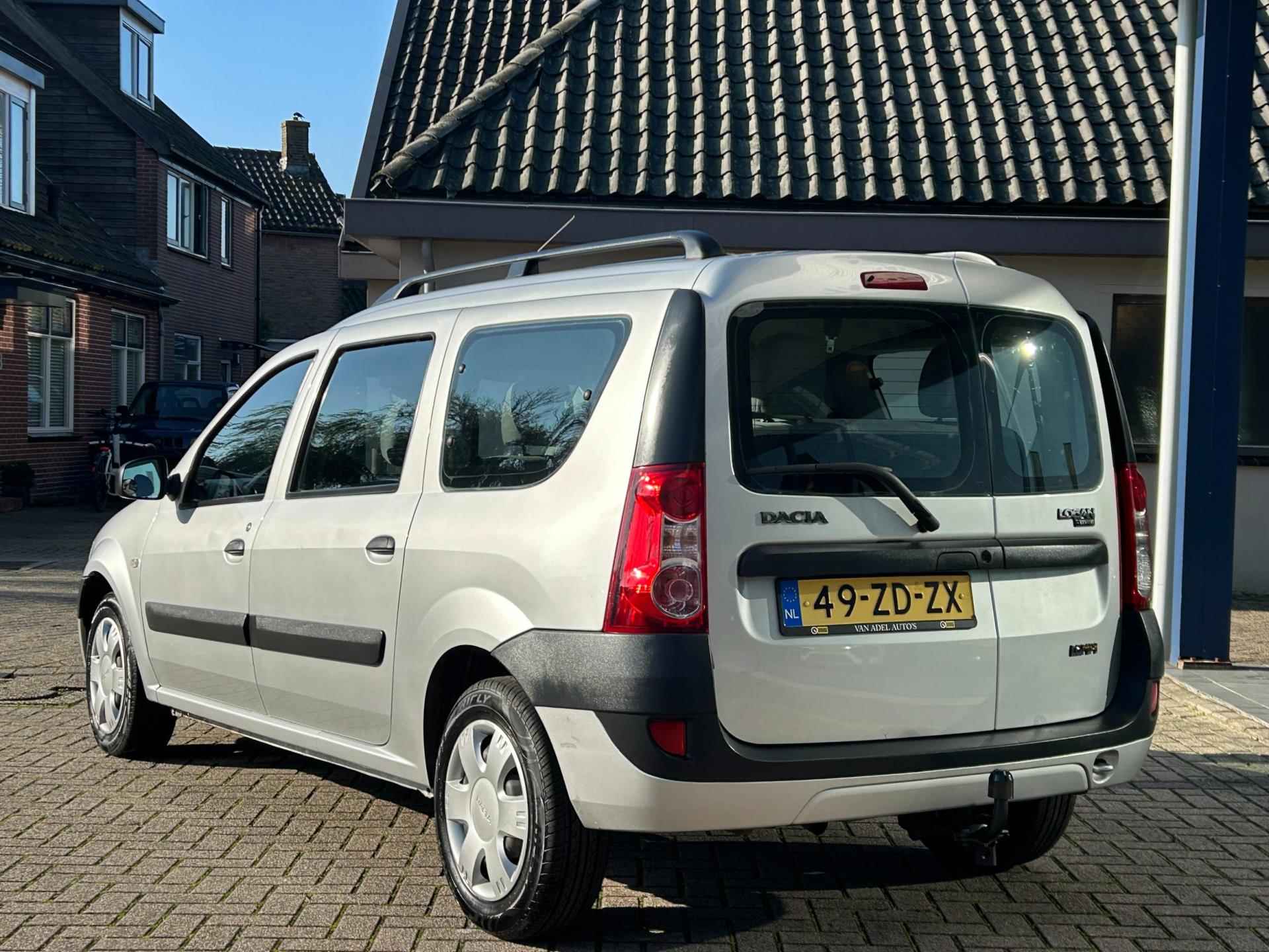 Dacia Logan MCV 1.6 Ambiance 7-Persoons! Airco Trekhaak Radio-CD NAP NL-Auto Nette Staat! - 2/20