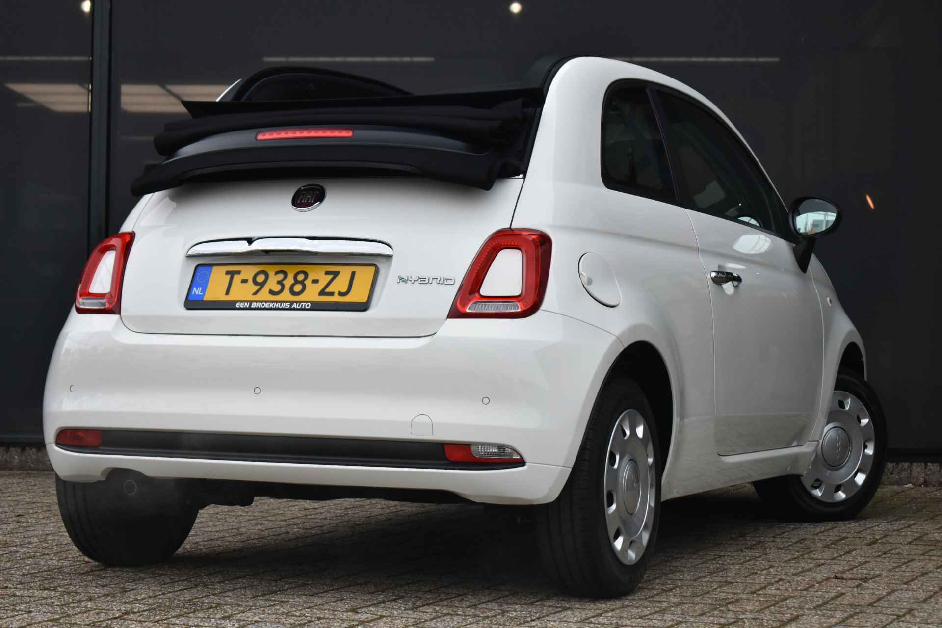 Fiat 500 Cabrio 1.0 Hybrid | Navigatie by App | Nieuwstaat! | Cruise Control | Airco | Apple Carplay | Android Auto | Bluetooth-Telefoonv - 3/32