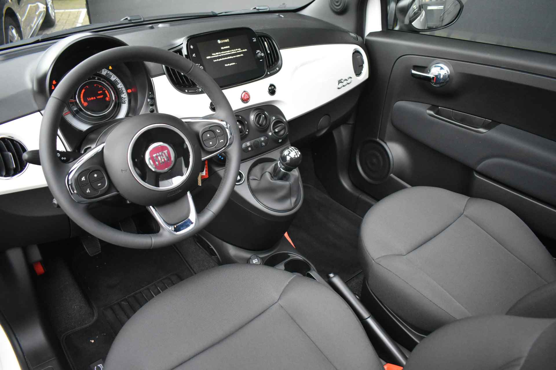 Fiat 500 Cabrio 1.0 Hybrid | Navigatie by App | Nieuwstaat! | Cruise Control | Airco | Apple Carplay | Android Auto | Bluetooth-Telefoonv - 7/32