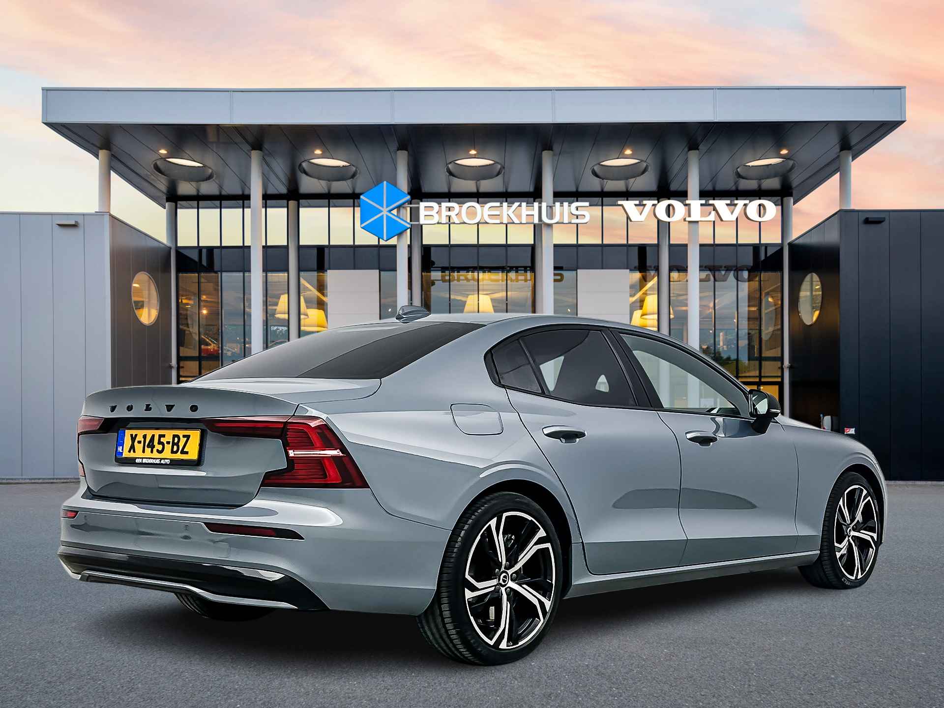 Volvo S60 T6 AWD Recharge Plus Dark | 19" | Sportstoelen | Adaptieve cruise | BLIS | Elektrische stoelen | Stoel- stuuverwarming - 4/32