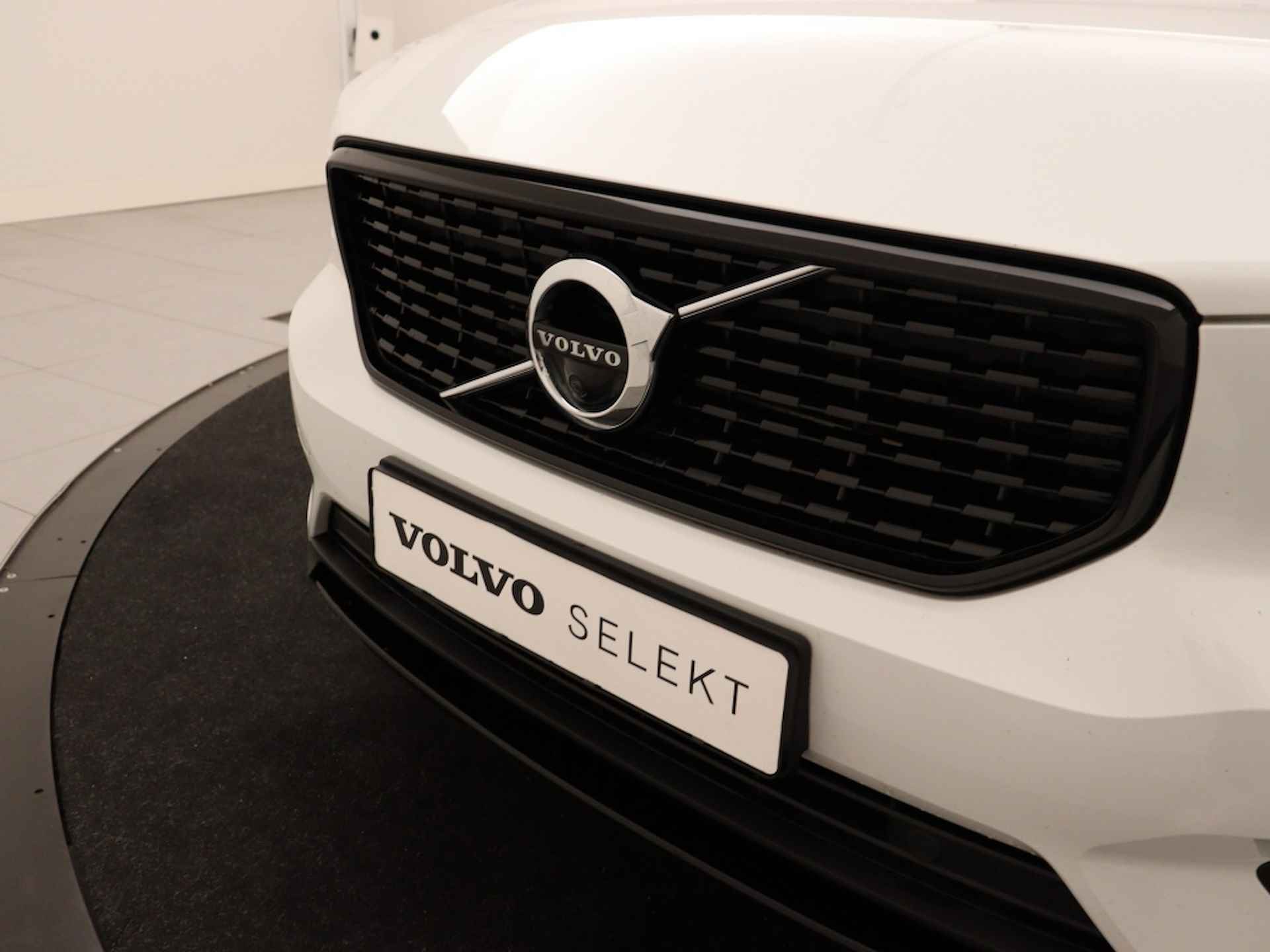 Volvo XC40 T5 PLUG-IN HYBRID R-DESIGN PANORAMADAK KEYLESS ACC BLIS NAVI - 5/45