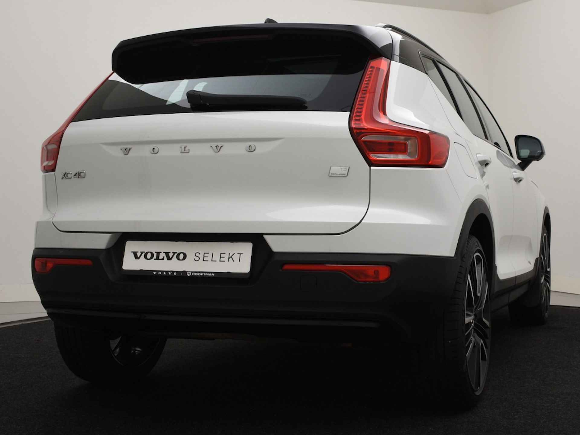 Volvo XC40 T5 PLUG-IN HYBRID R-DESIGN PANORAMADAK KEYLESS ACC BLIS NAVI - 4/45