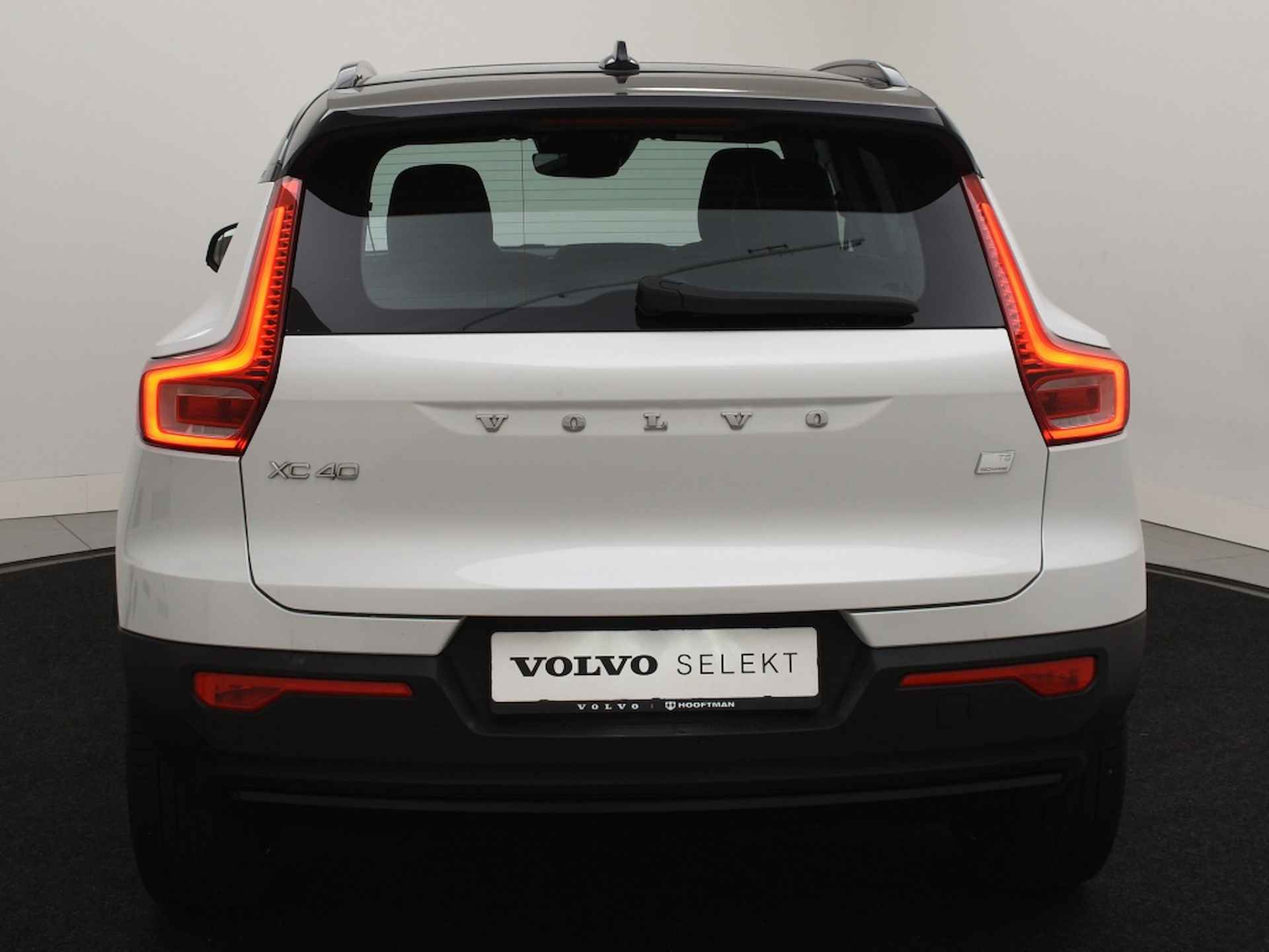 Volvo XC40 T5 PLUG-IN HYBRID R-DESIGN PANORAMADAK KEYLESS ACC BLIS NAVI - 44/45