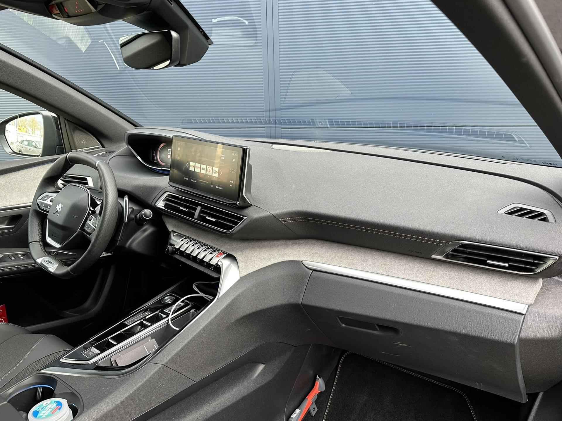 Peugeot 5008 1.2 Hybrid 136pk e-DSC6 GT | Black pack | Navigatie | Panorama | Focal | Stoelverwarming - 5/27