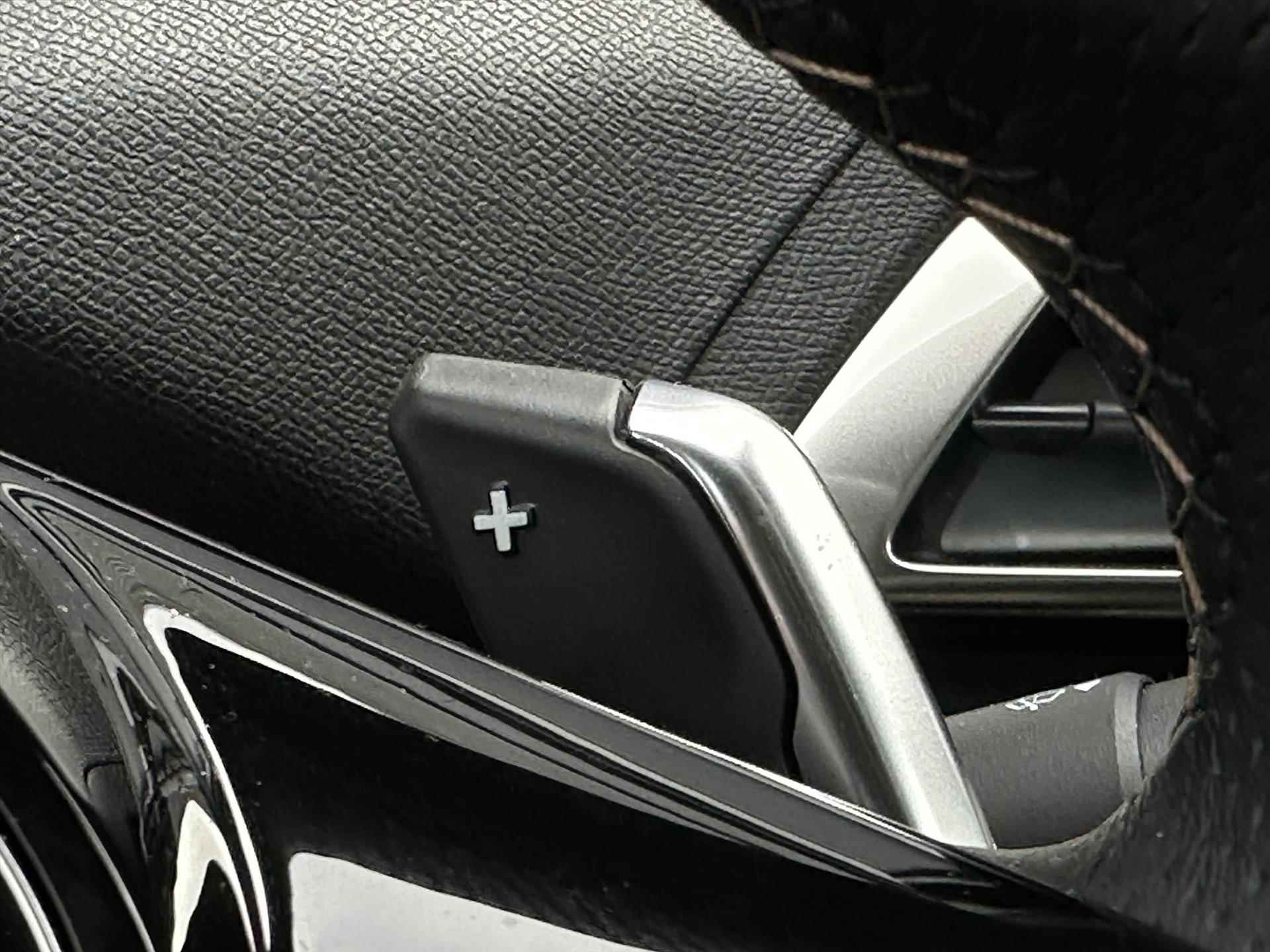 Peugeot 5008 1.2 Hybrid 136pk e-DSC6 GT | Black pack | Navigatie | Panorama | Focal | Stoelverwarming - 12/27