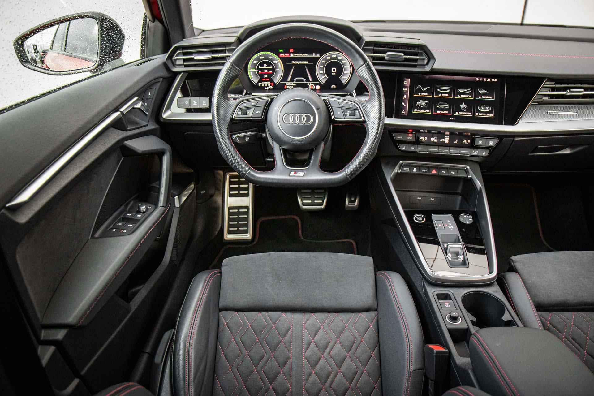 Audi A3 Sportback 45 TFSI e 245pk S edition Competition | Panoramadak | Sportstoelen | B&O | Navigatie | Achteruitrijcamera - 43/45