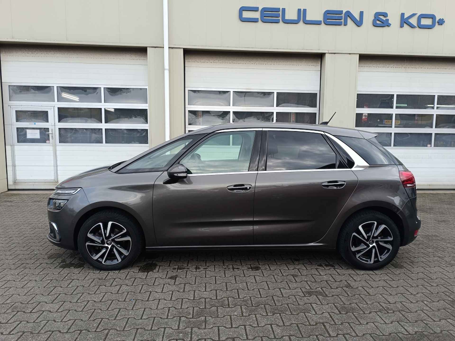 Citroen C4 Picasso 1.2 PureTech Shine - 8/41