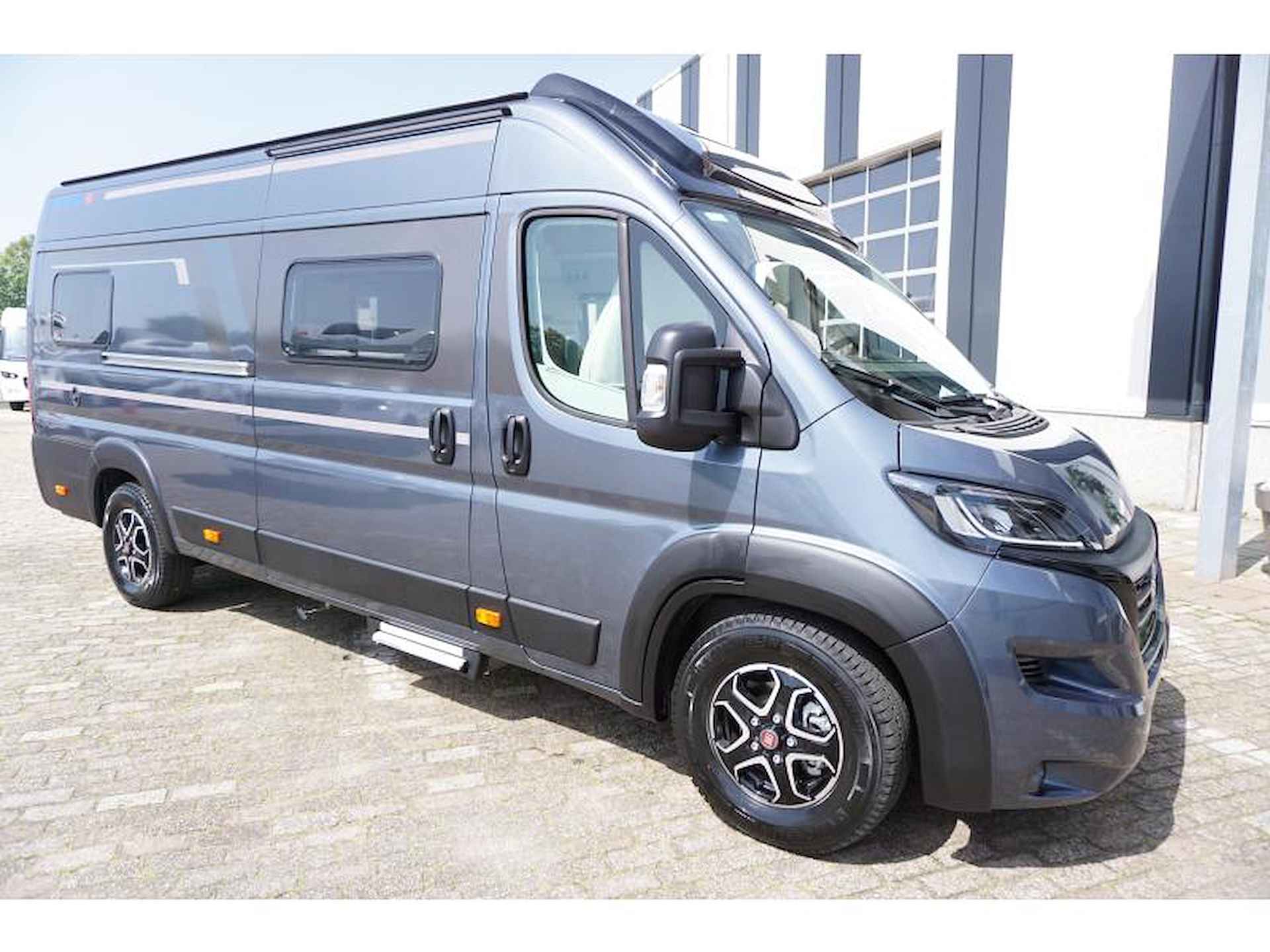 Eura Mobil Van 635 EB AUT/180PK - 3/22