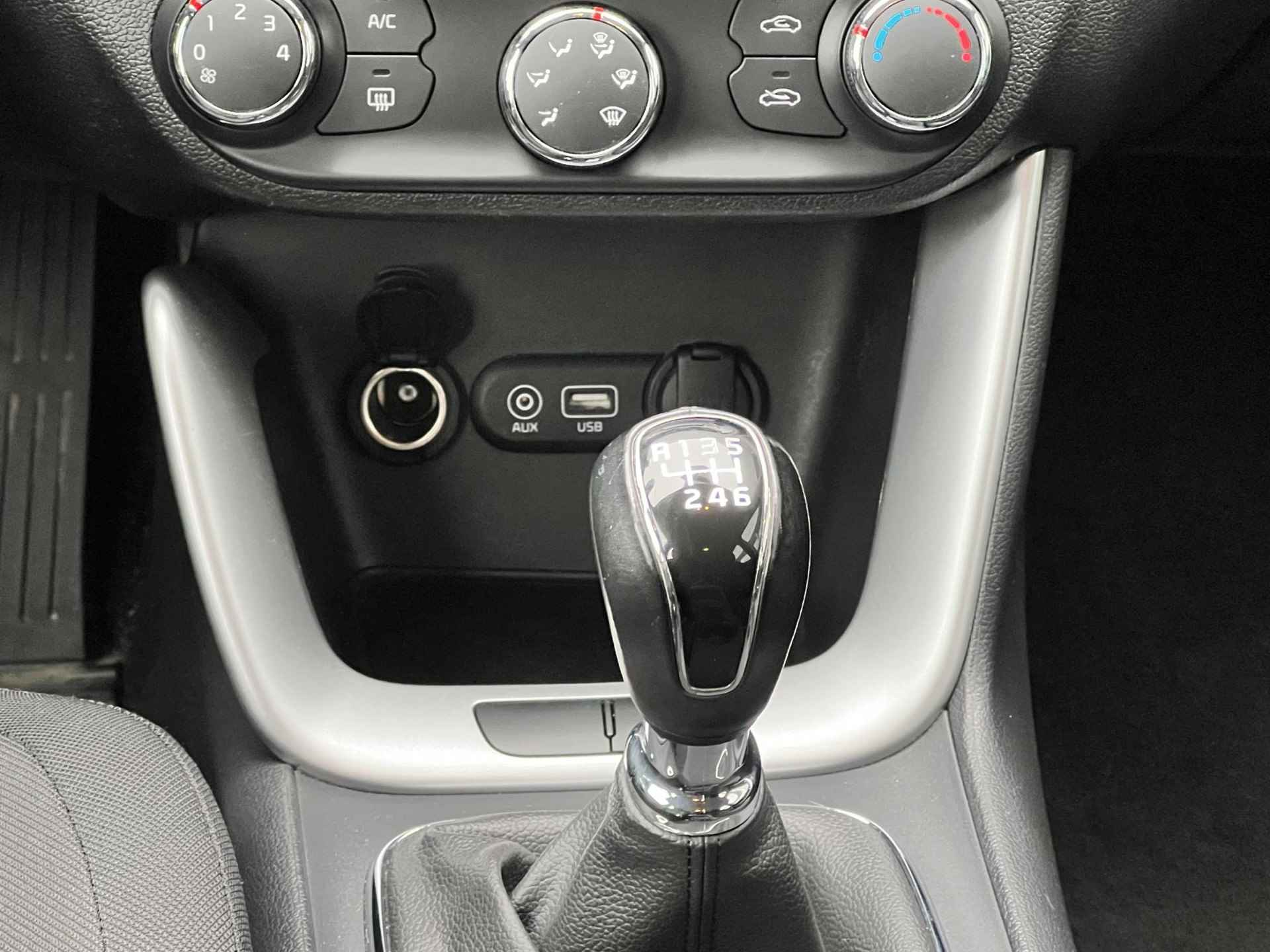 Kia cee'd Sportswagon 1.6 GDI ComfortLine 135PK Apple Carplay, Stoelverwarming, Stuurverwarming, Isofix, Dakrails, Airconditioning, Bluetooth, AUX/USB aansluiting, Elektrische ramen (MET GARANTIE*) - 17/27