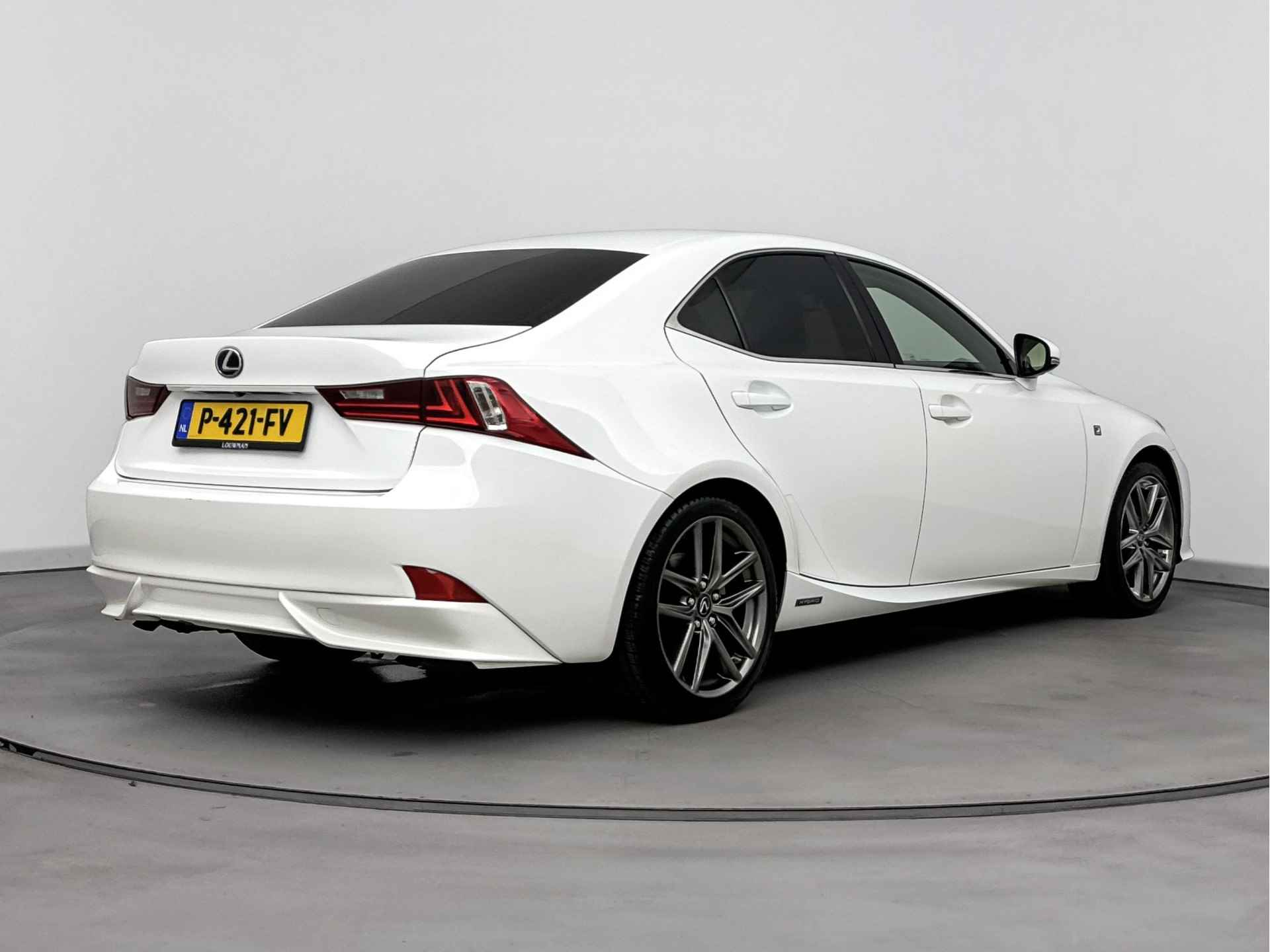 Lexus IS 300h F-Sport Line Limited | Zwart Leder | Glazen Schuifdak | ALL Season Banden | - 3/40