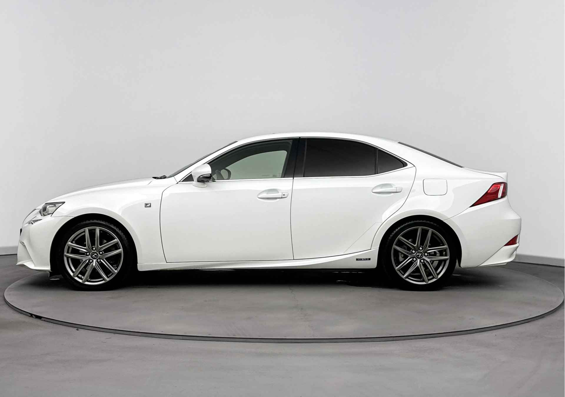 Lexus IS 300h F-Sport Line Limited | Zwart Leder | Glazen Schuifdak | ALL Season Banden | - 4/40