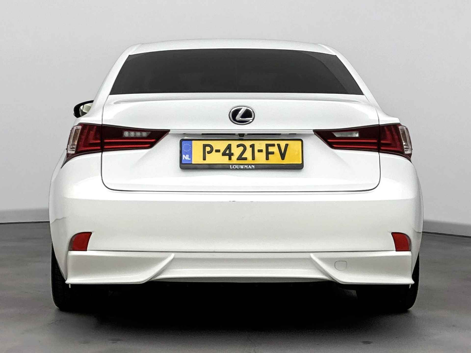 Lexus IS 300h F-Sport Line Limited | Zwart Leder | Glazen Schuifdak | ALL Season Banden | - 17/40