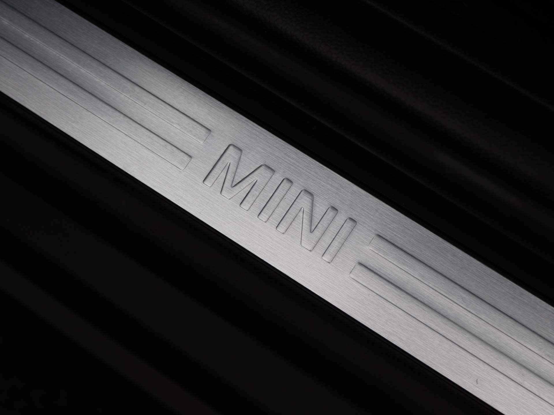 MINI 3-deurs Cooper | Favoured Trim + Package XL - 17/49