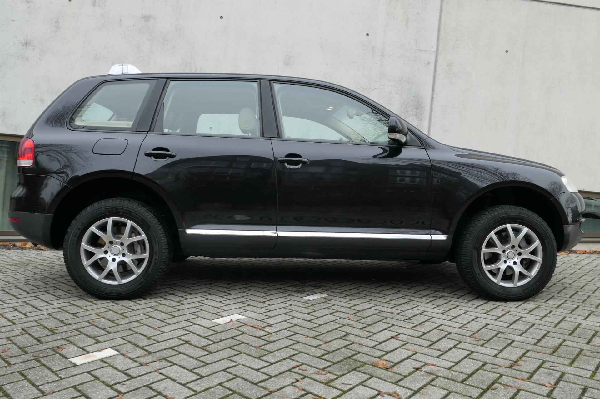 Volkswagen Touareg 3.2 V6 NAP Leder Dakdragers Navi Clima Xenon Youngtimer - 16/24