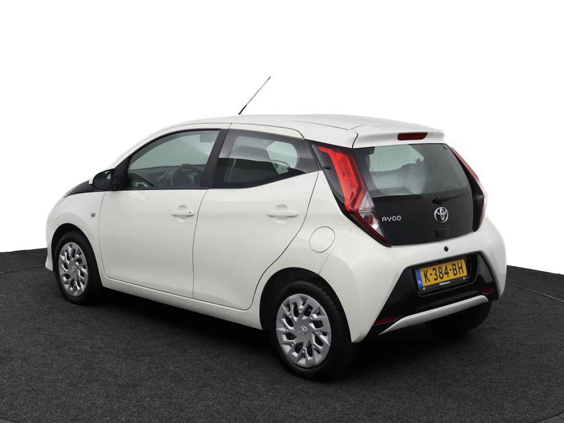 Toyota Aygo 1.0 VVT-i x-play | Automaat | Apple car play | Android auto | Parkeercamera | Airco | - 12/43