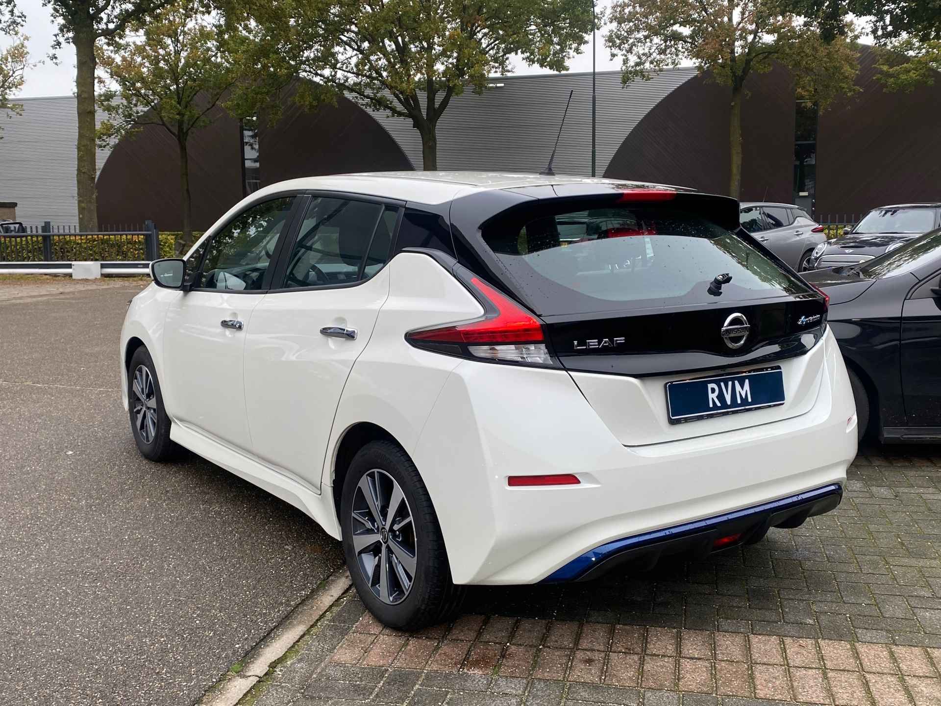 Nissan LEAF N-Connecta 40 kWh VAN: 17.900,- voor 15.770,- ! *13.770,- na subsidie!* RIJKLAARPRIJS incl. 12mnd BOVAG - 6/29