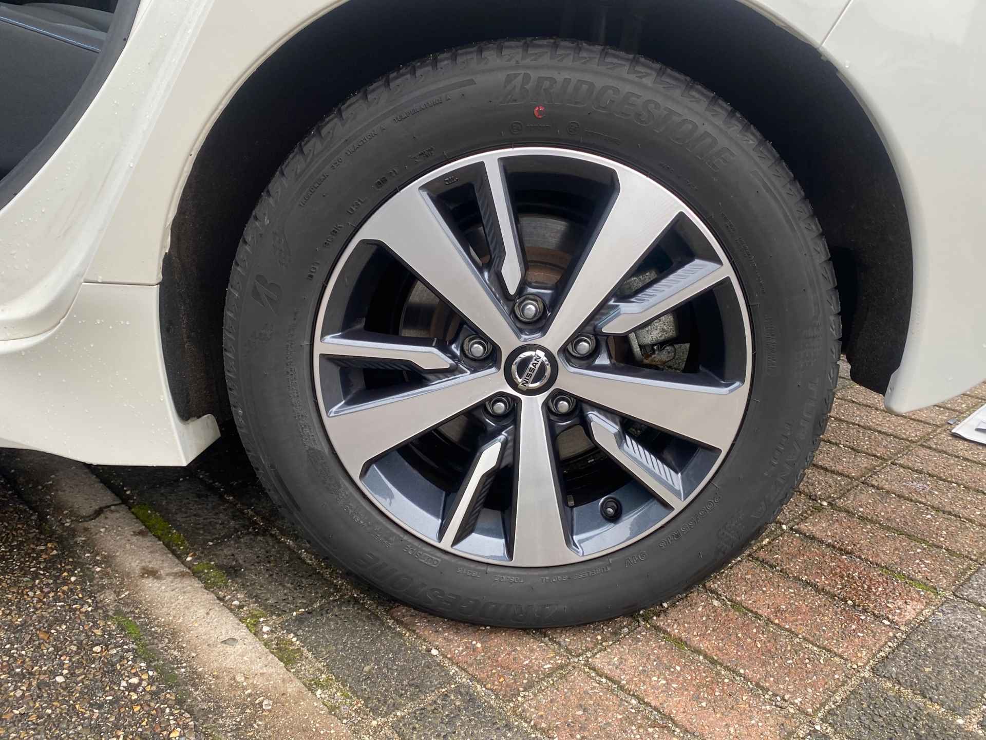 Nissan LEAF N-Connecta 40 kWh VAN: 17.900,- voor 15.770,- ! *13.770,- na subsidie!* RIJKLAARPRIJS incl. 12mnd BOVAG - 11/29