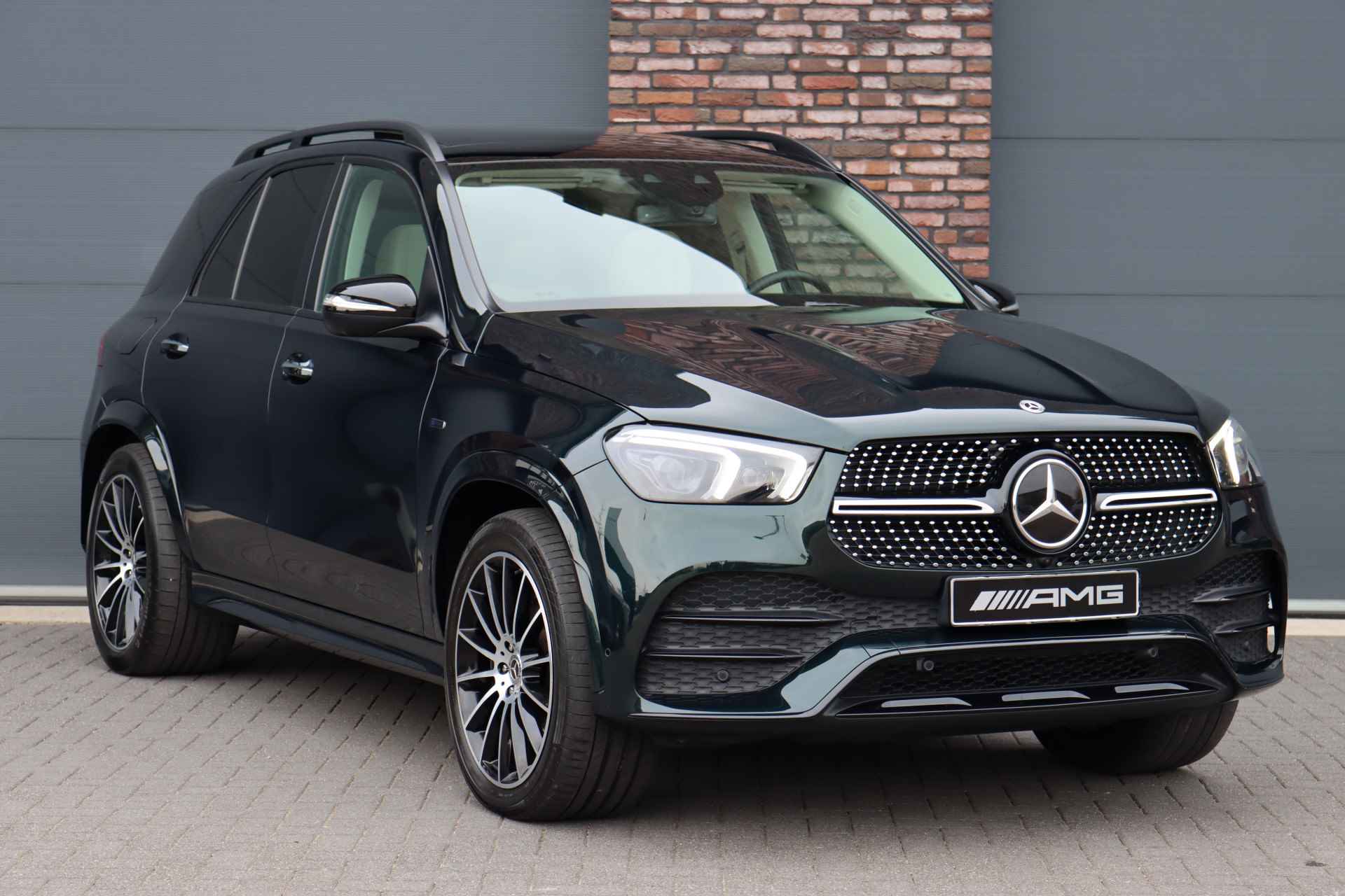 Mercedes-Benz GLE 350 de 4MATIC Premium+ AMG Line Aut9 | Luchtvering | Distronic+ | Stoelventilatie | Burmester | Trekhaak | Verwarmd Stuurwiel | Massage | Multibeam LED | Vlakkenverwarming | - 4/40