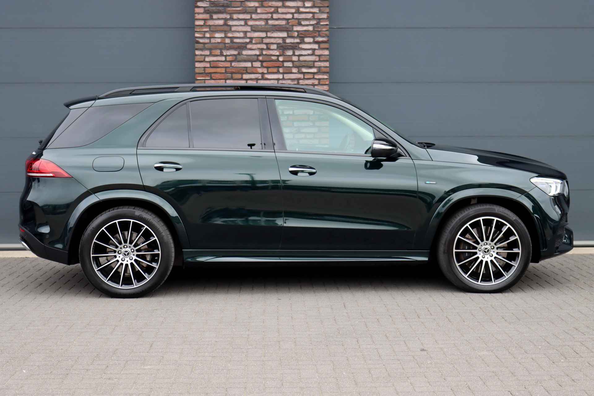 Mercedes-Benz GLE 350 de 4MATIC Premium+ AMG Line Aut9 | Luchtvering | Distronic+ | Stoelventilatie | Burmester | Trekhaak | Verwarmd Stuurwiel | Massage | Multibeam LED | Vlakkenverwarming | - 14/40