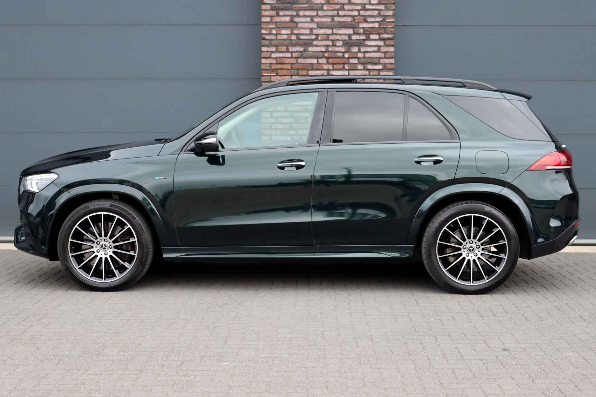 Mercedes-Benz GLE 350 de 4MATIC Premium+ AMG Line Aut9 | Luchtvering | Distronic+ | Stoelventilatie | Burmester | Trekhaak | Verwarmd Stuurwiel | Massage | Multibeam LED | Vlakkenverwarming | - 16/40