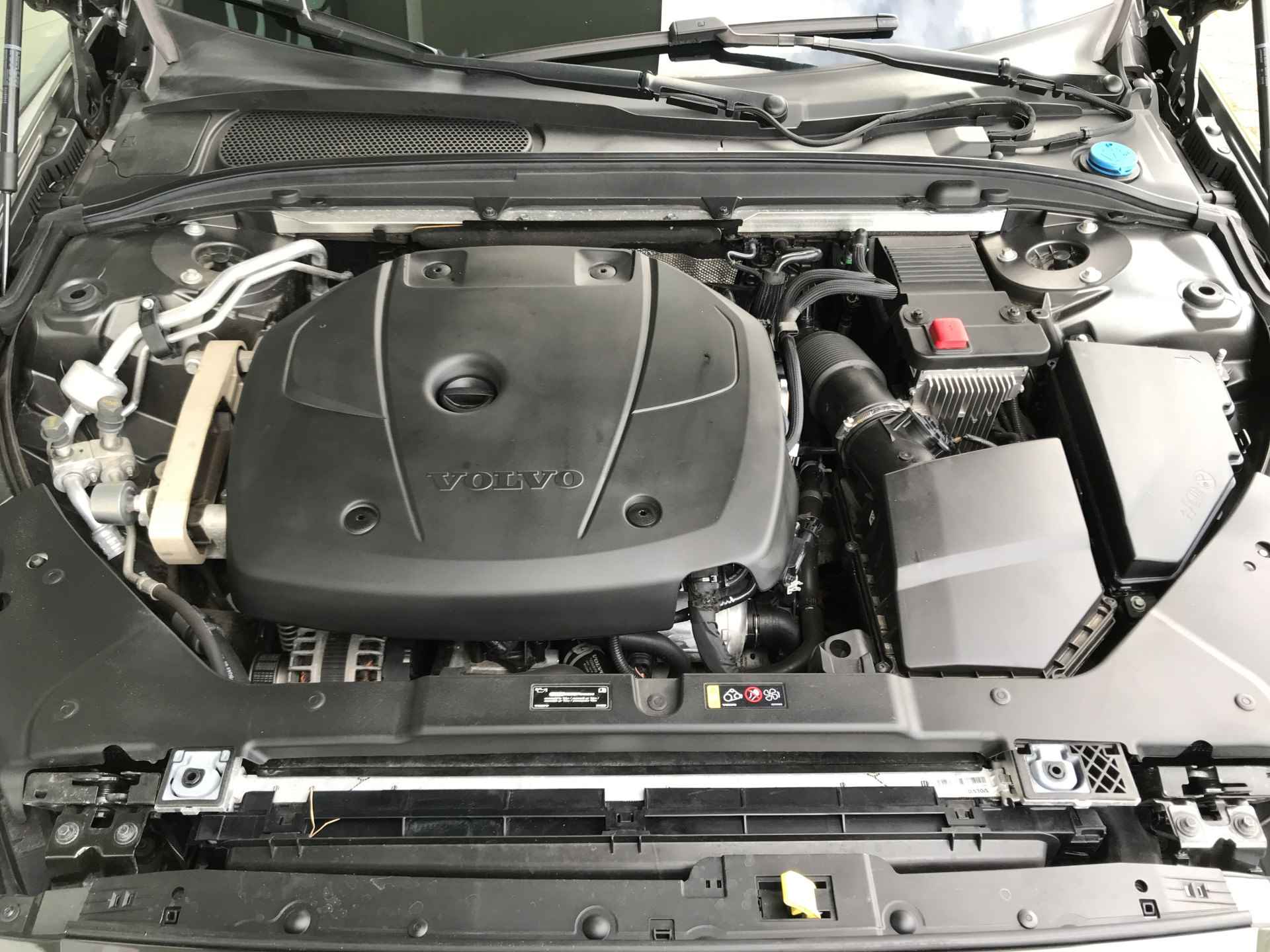 Volvo V60 2.0 T4 Momentum Pro Automaat | Rijklaar incl 12 mnd Bovag | Sportstoelen Trekhaak Hout afwerking - 31/36