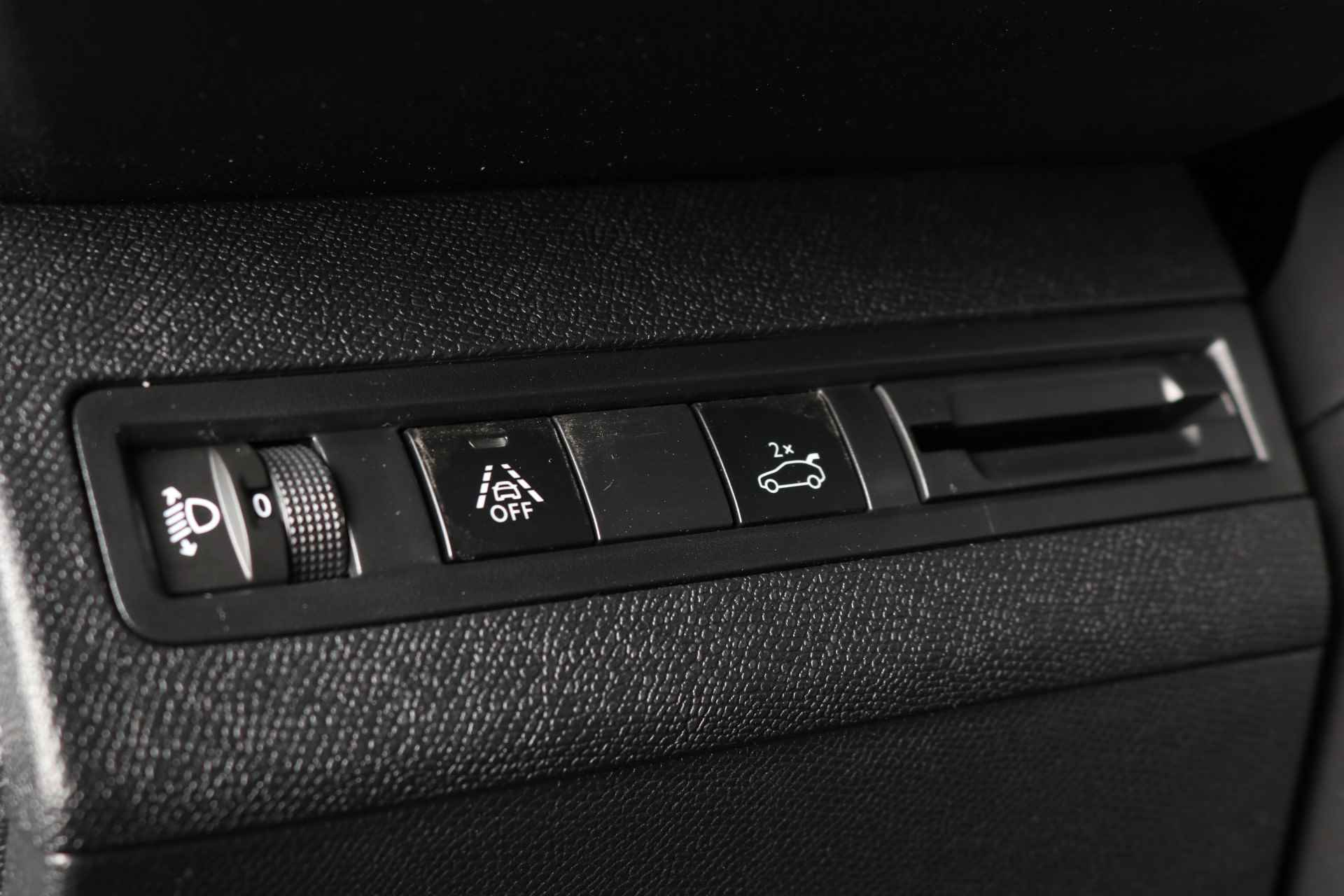 Peugeot 5008 1.2 PureTech 130 pk Allure 7p Pack Business EAT8 | Navi | Camera v+a | Clima | Adapt. cruise | Keyless | Pdc v+a | Zwart Dak | Lmv 18" | - 20/49