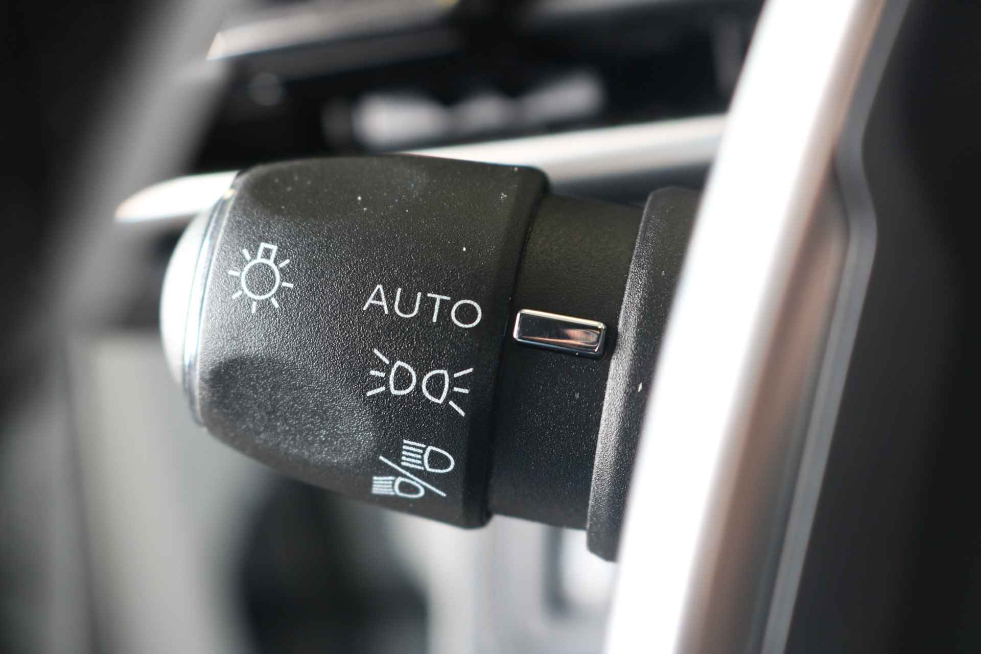 Peugeot 5008 1.2 PureTech 130 pk Allure 7p Pack Business EAT8 | Navi | Camera v+a | Clima | Adapt. cruise | Keyless | Pdc v+a | Zwart Dak | Lmv 18" | - 26/49