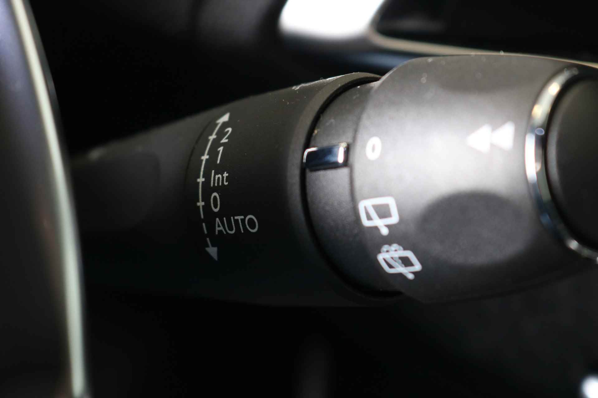 Peugeot 5008 1.2 PureTech 130PK Allure Pack Business EAT8 | Navi | Clima | Adaptive Cruise | Camera V+A | Parkeersensoren V+A | Keyless | Draadloze Telefoonlader | Zwart Dak | Parelmoer | 18" Lichtmetaal | - 31/49