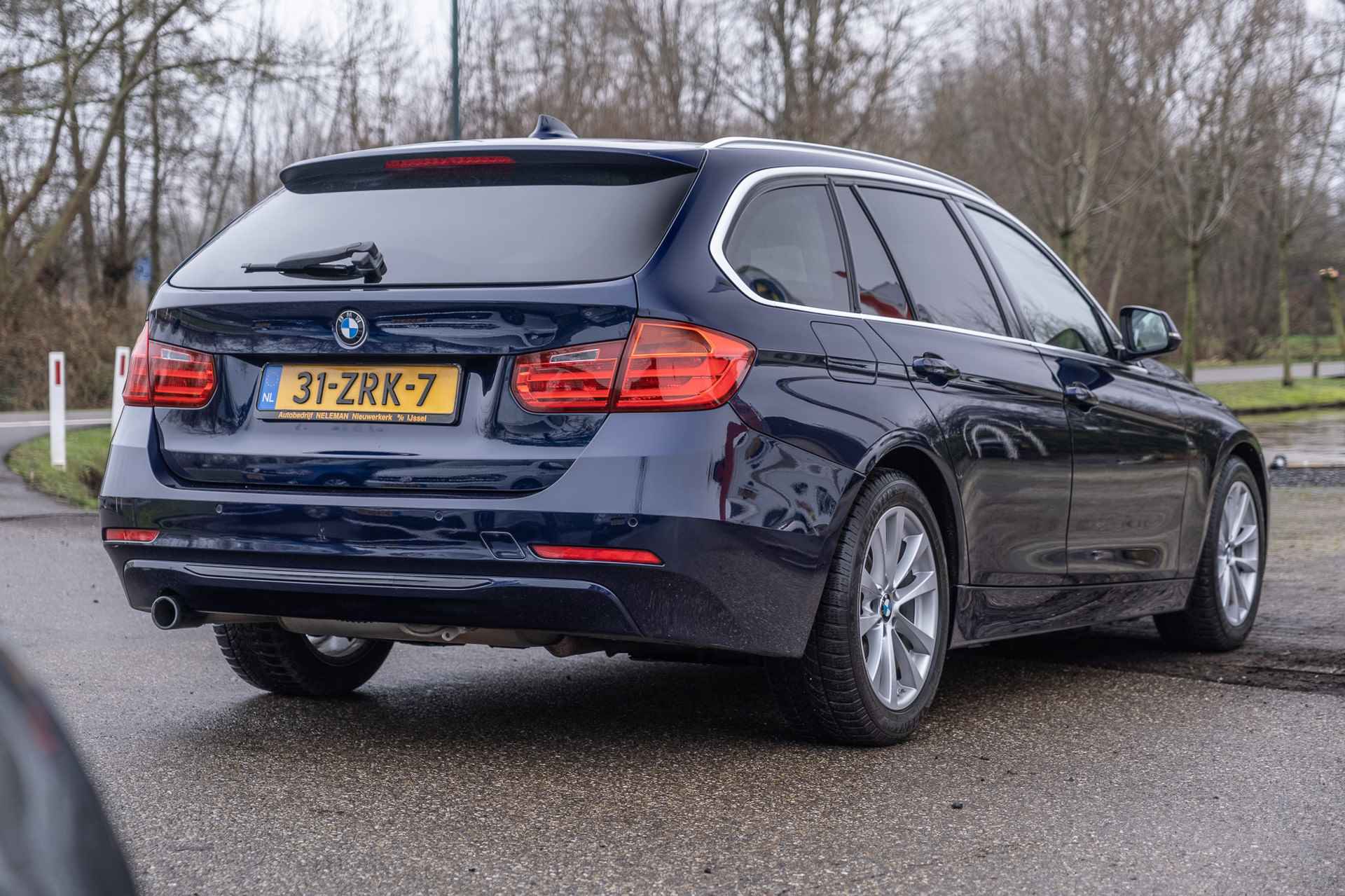 BMW 3 Serie 2.0 I 320 TOURING 125KW High Executive 12 maanden bovag-garantie rijklaar!! - 7/31