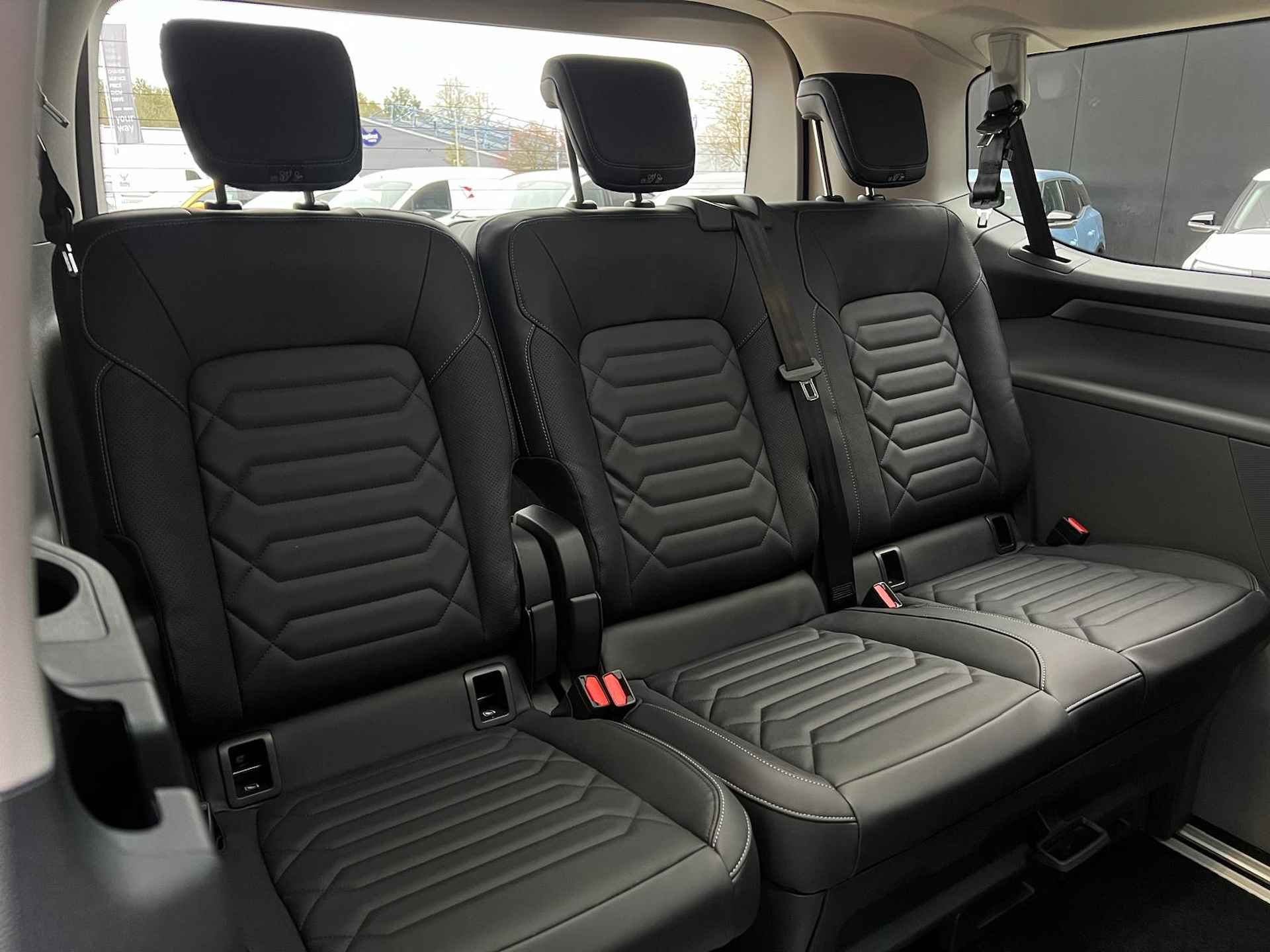 Ford Tourneo Custom PHEV 233PK TITANIUM X L1 | Geel kenteken | Incl. BPM & BTW | 8 Persoons | Zeer Luxe | - 26/53