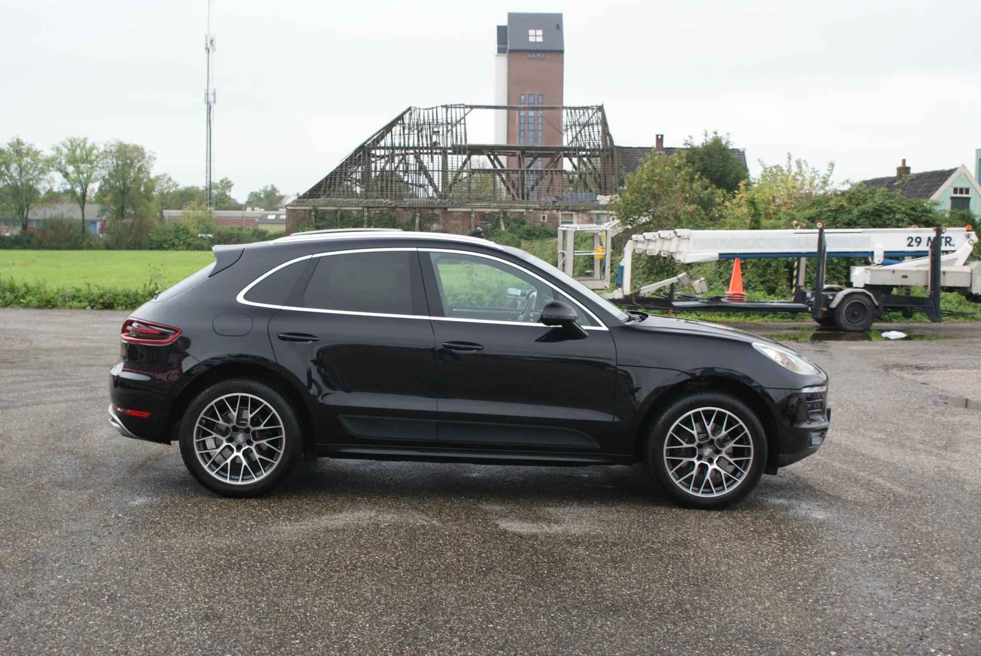 Porsche Macan 2.0 | Org NL | Sportchrono | Camera | Pano | Luchtvering | - 9/30