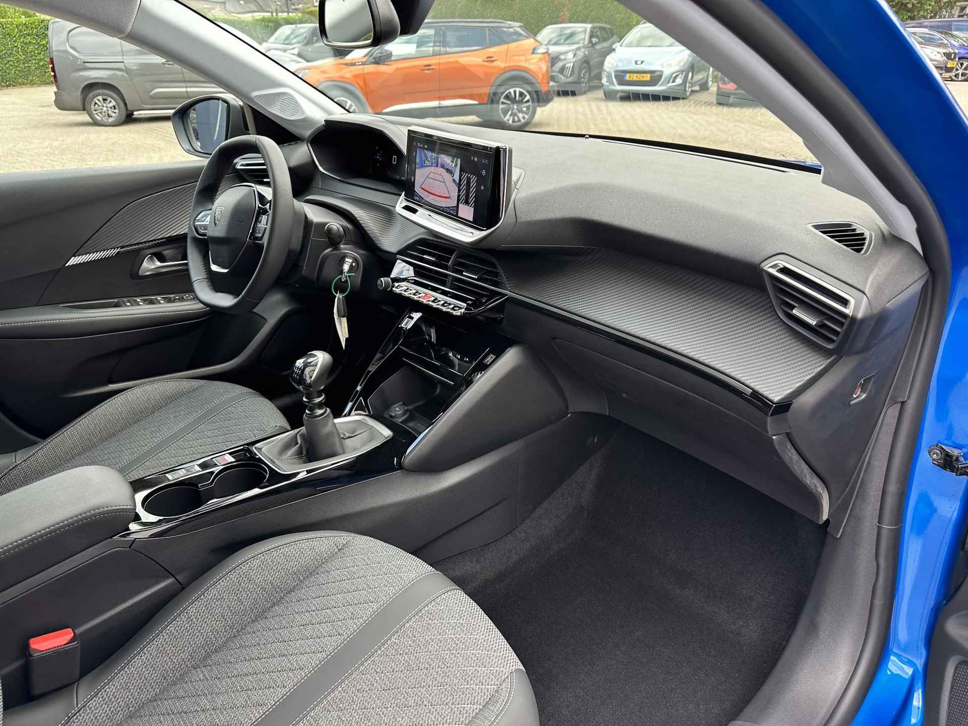 Peugeot 208 1.2 Turbo 100 PK Allure | € 4150 DEMO Voordeel | Nieuwste Model 208 | Navigatie via Telefoon | Stoelverwarming | Camera | LED Verlichting | Lichtmetalen Velgen 16" | Half Lederen Bekleding | Groot Multimedia Scherm | Climate Control | Cruise Control | - 35/56