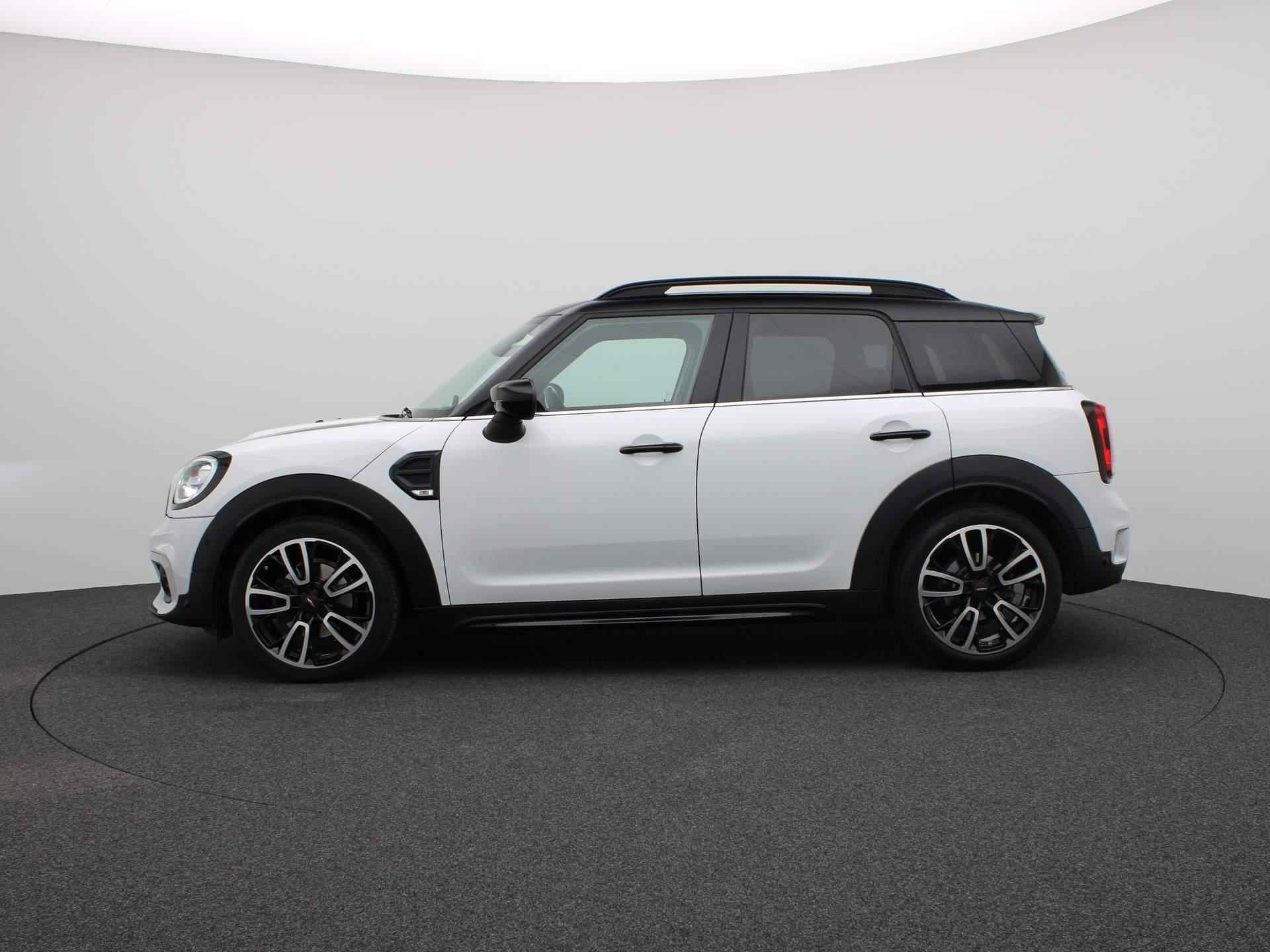 MINI Countryman Cooper JCW Pakket + Harman Kardon + Park Assistant + Achteruitrijcamera + LED + 19'' + Comfort Access + Trekhaak - 4/6