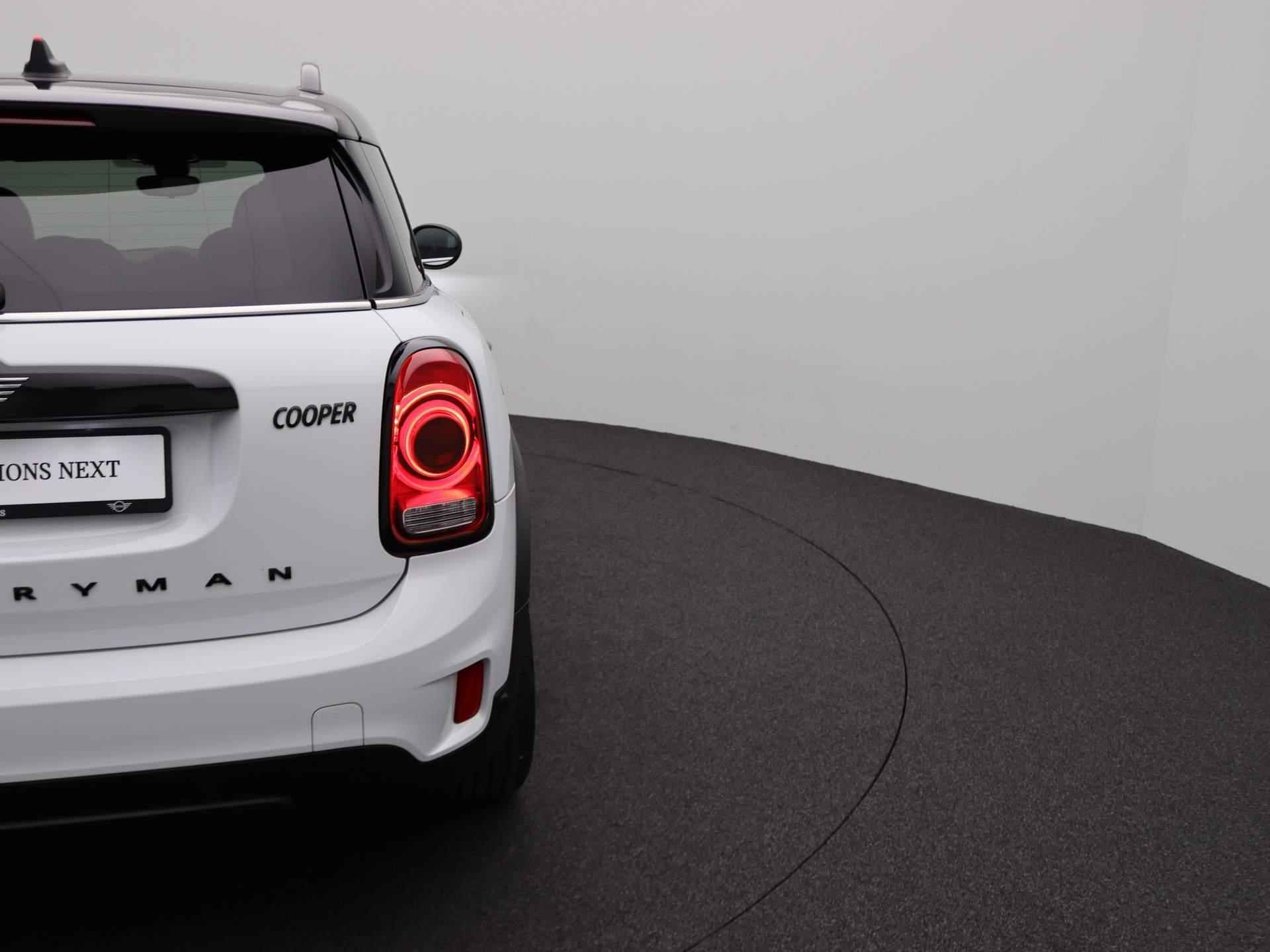 MINI Countryman Cooper JCW Pakket + Harman Kardon + Park Assistant + Achteruitrijcamera + LED + 19'' + Comfort Access + Trekhaak - 6/6