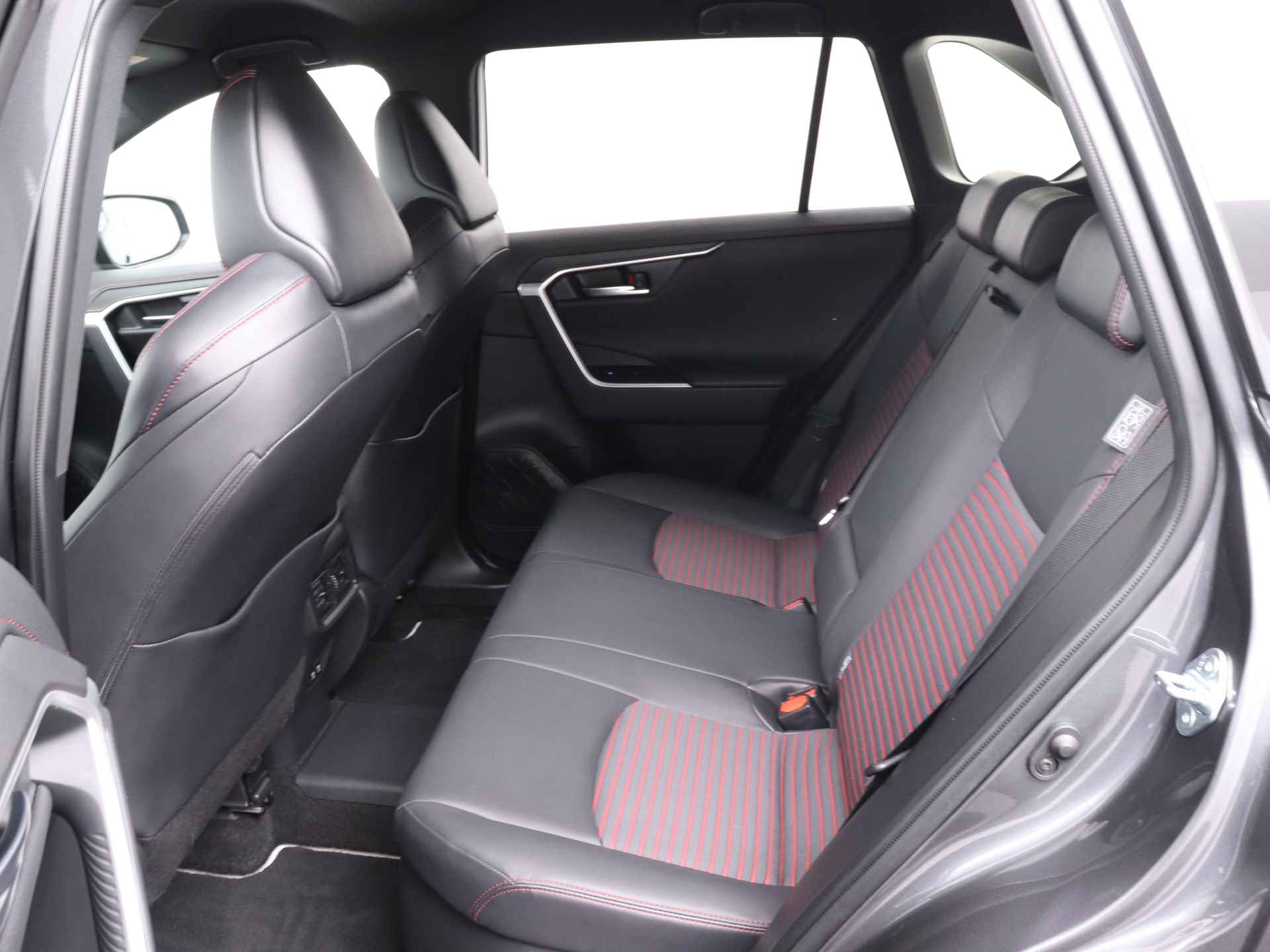 Toyota RAV4 2.5 Plug-in Hybrid AWD Style Limited | Navigatie | Parkeersensoren V+A | - 17/40