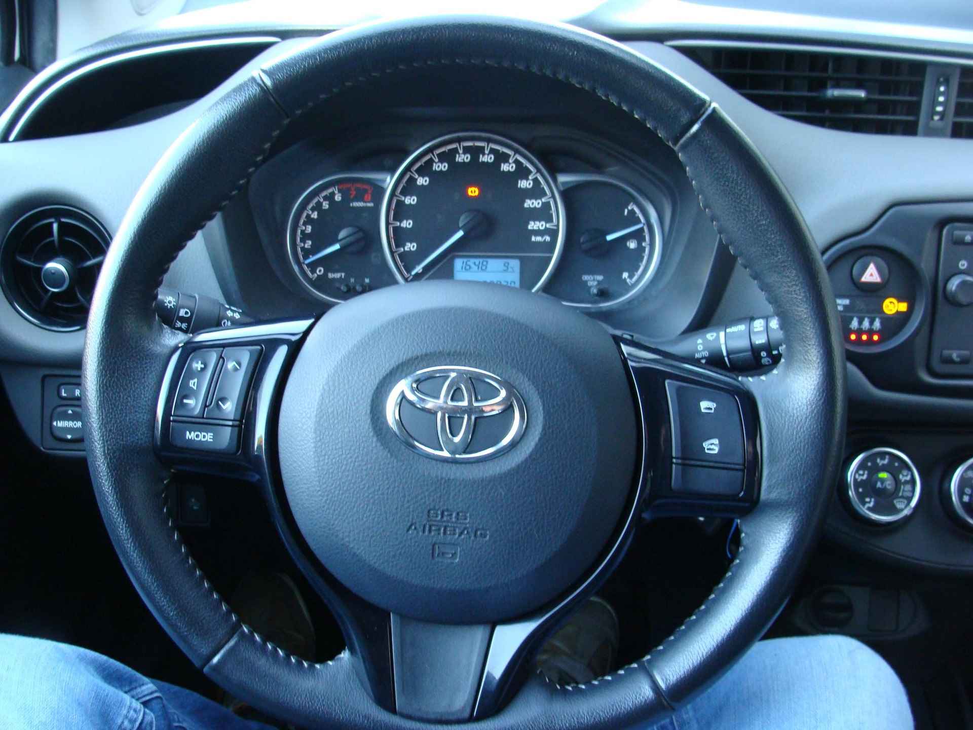 Toyota Yaris 1.0 VVT-i Comfort - 17/44