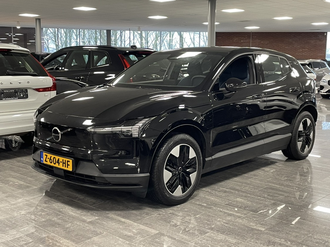 Volvo EX30 Single Motor Core | Stoelverwarming | Stuurwielverwarming | Adaptieve Cruise Control | Parkeercamera | Parkeersensoren achter |