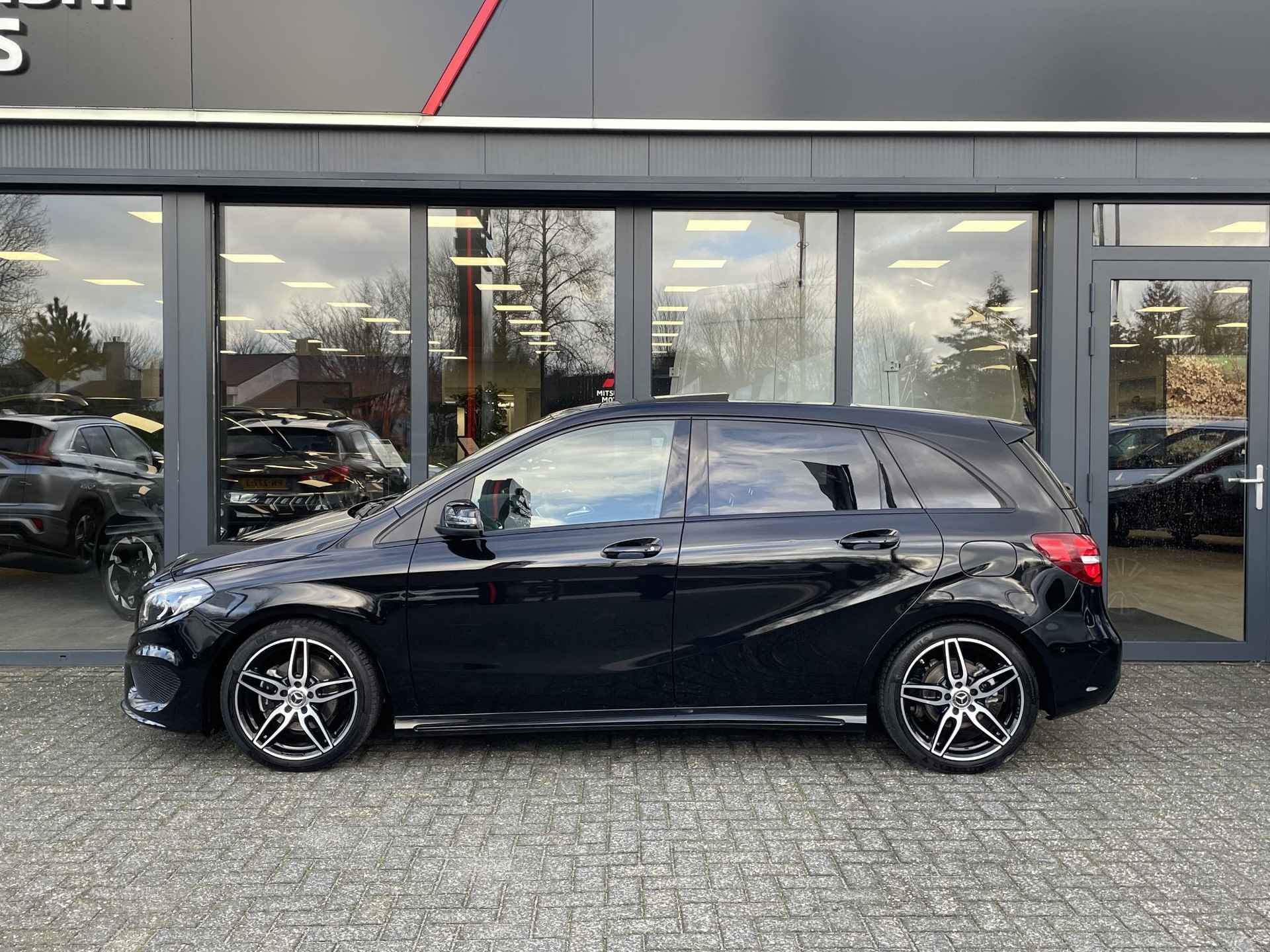 Mercedes-Benz B-klasse 180 Business Solution AMG | Navigatie | Panoramadak | Stoelverwarming | - 26/30