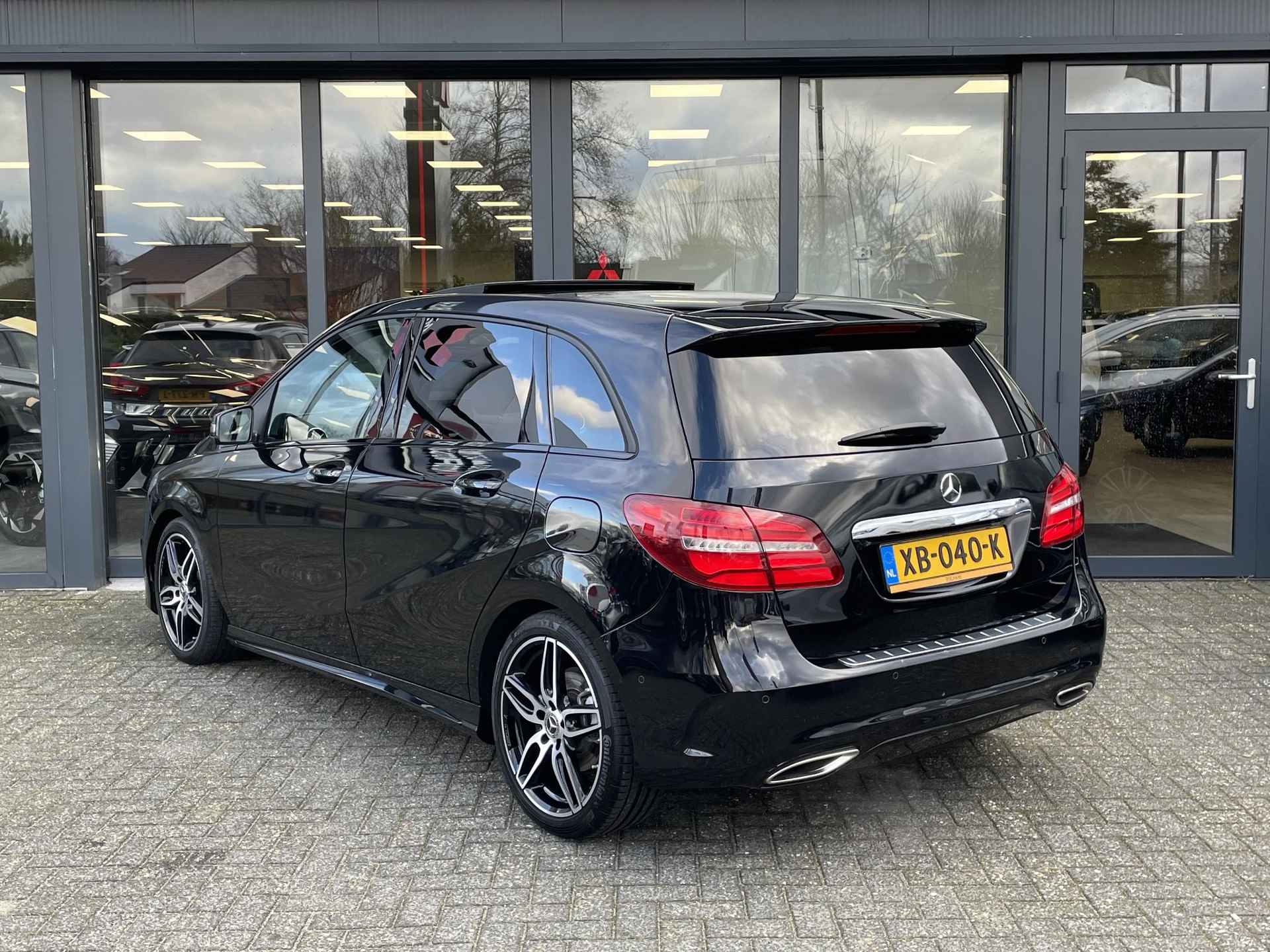 Mercedes-Benz B-klasse 180 Business Solution AMG | Navigatie | Panoramadak | Stoelverwarming | - 29/30