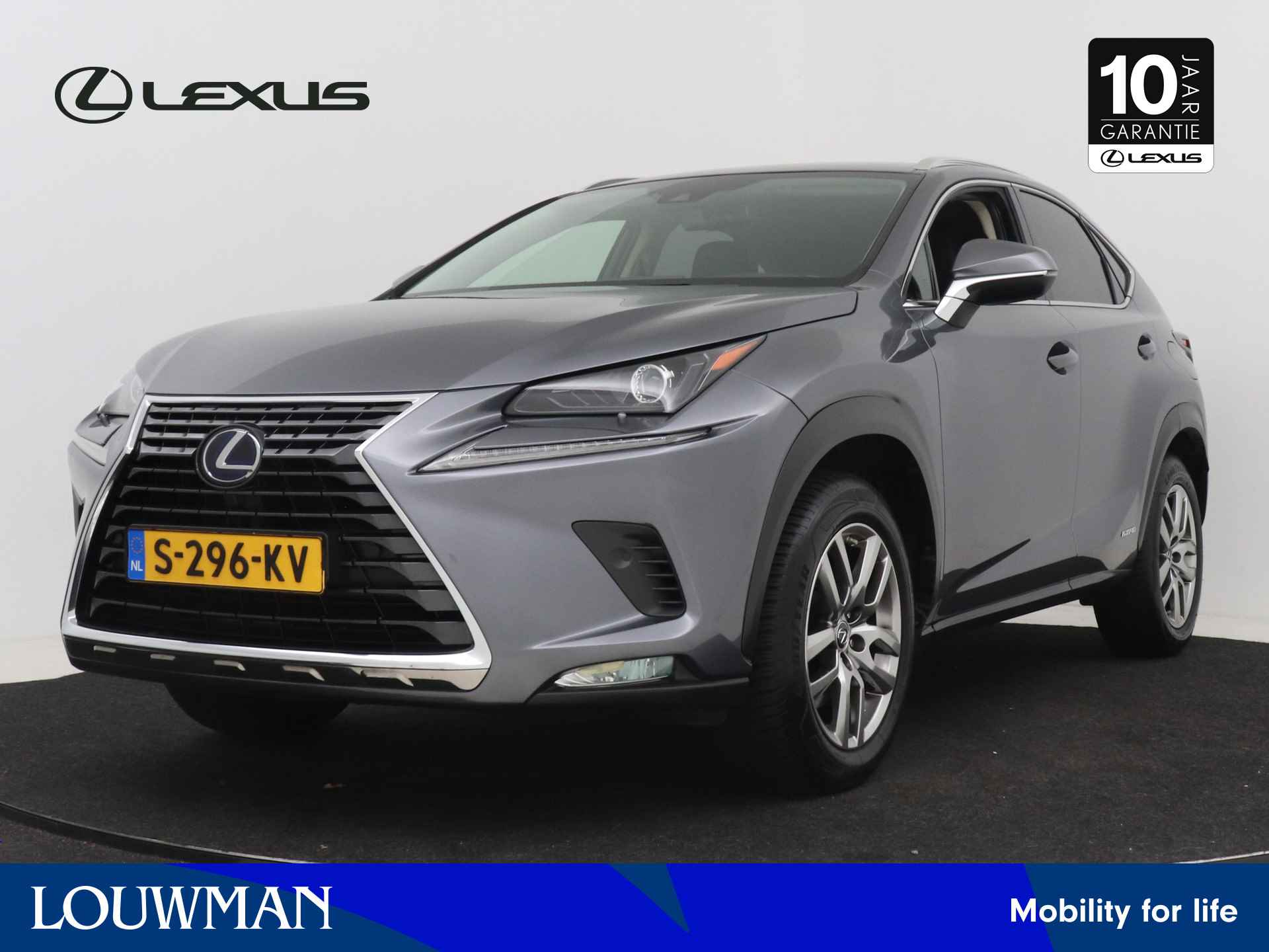 Lexus NX 300h AWD Luxury Line Limited | Apple Carplay/ Android Auto | Trekhaak afneembaar | Leer | Stoel- en stuurverwarming | El. achterklep |