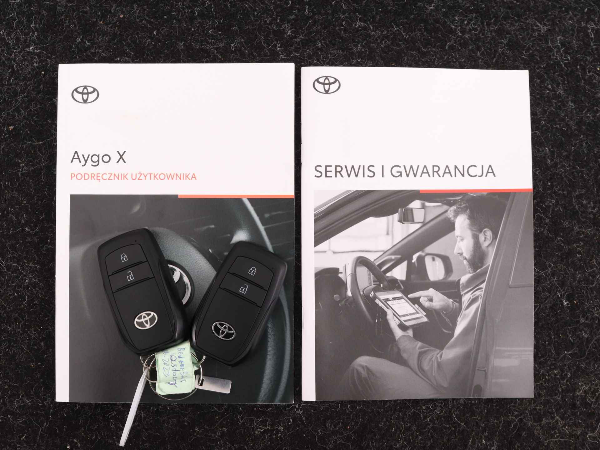 Toyota Aygo X 1.0 Premium Limited Automaat | Navigatie | Lichtmetalen Velgen | Parkeersensoren | - 14/44