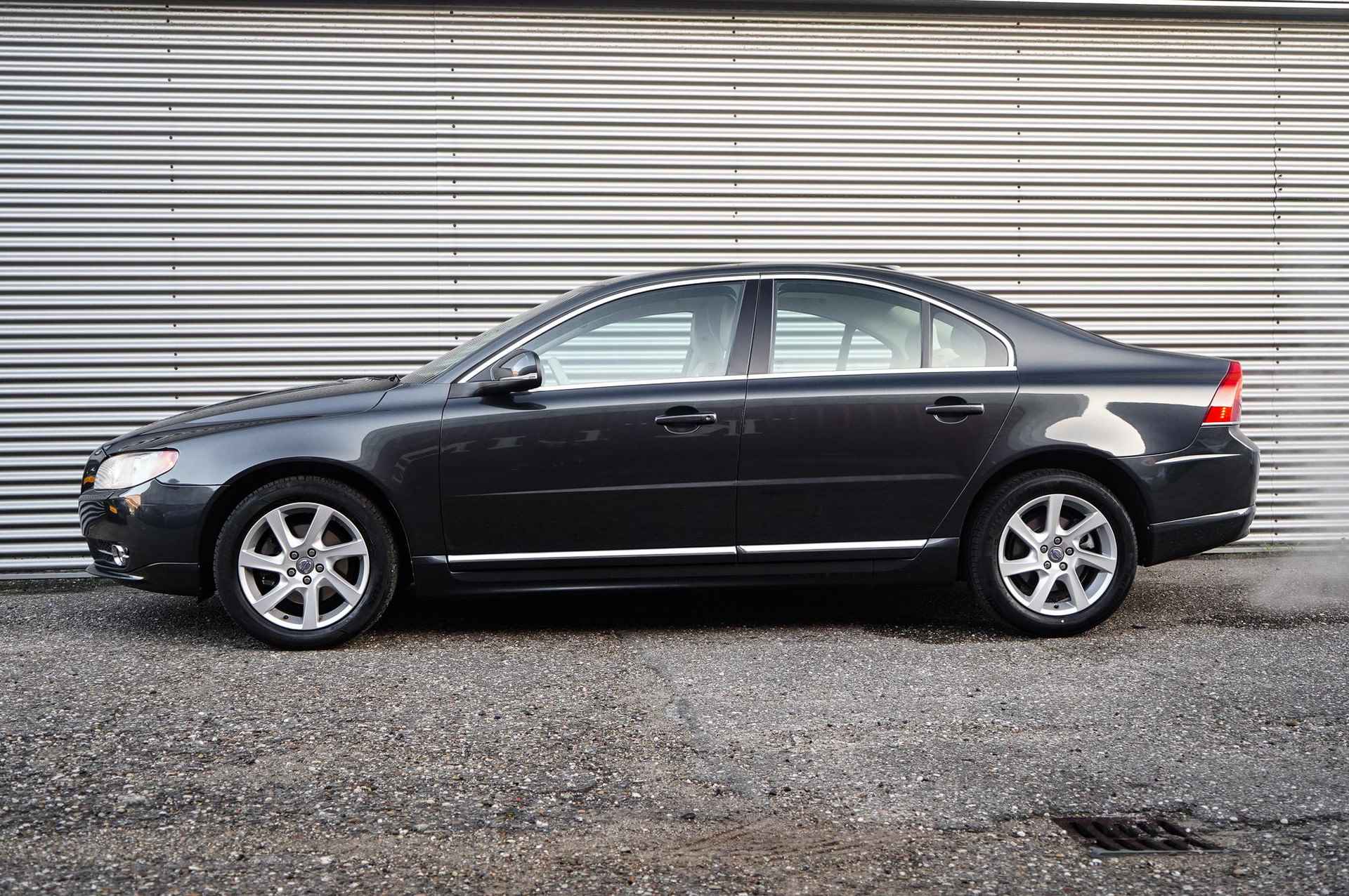 Volvo S80 T4 Limited Edition AUT. | Schuifdak | PDC V/A | Power Seats | Stoelverwarming | 17 inch | Xenon | Soft Beige Leder | - 3/25