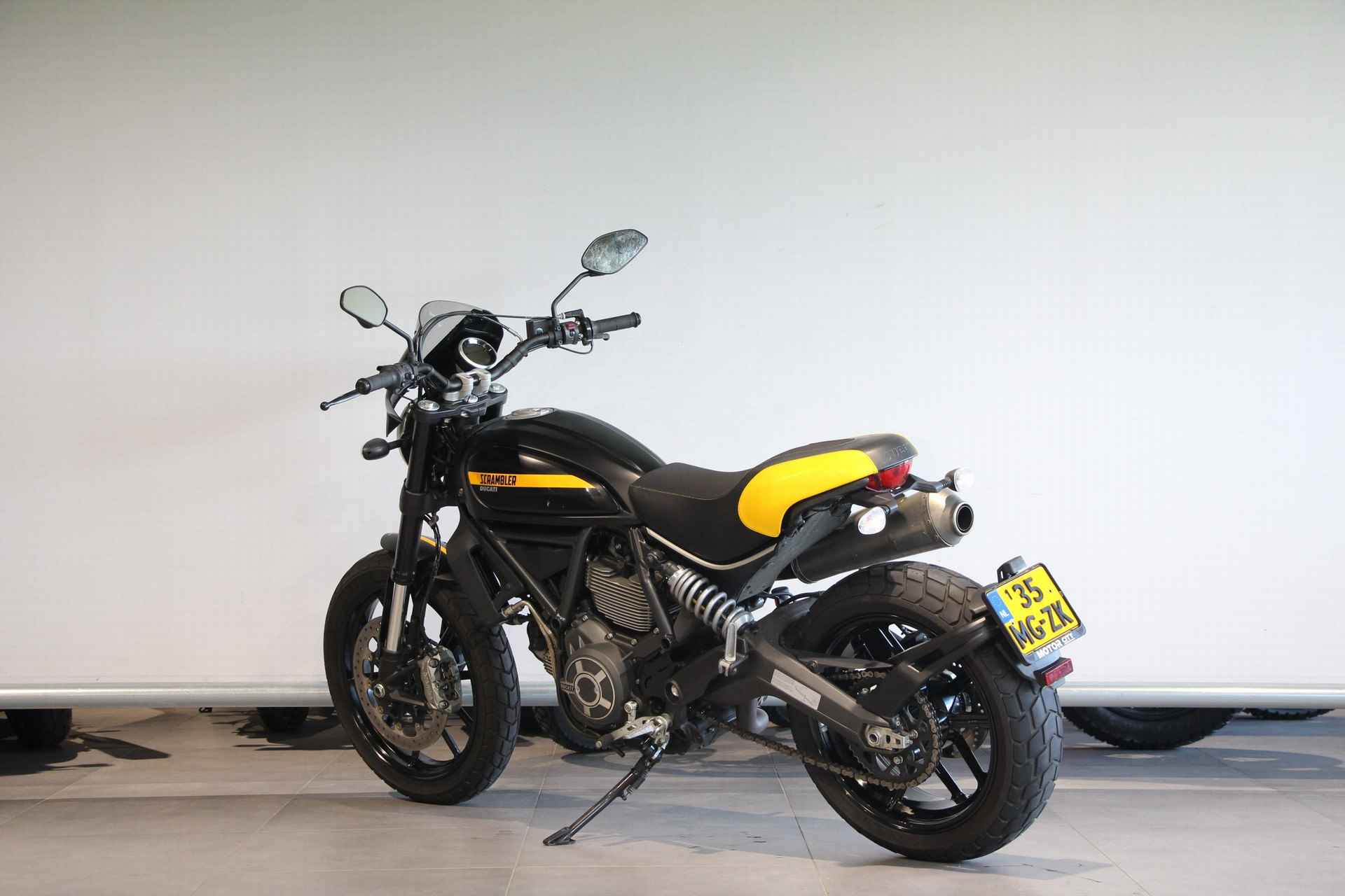 Ducati SCRAMBLER FULL THROTLLE - 6/12