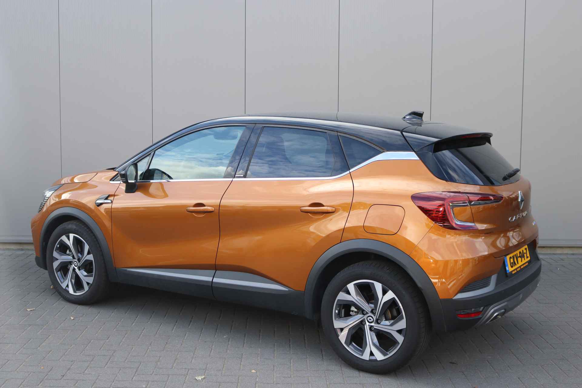 Renault Captur 1.6 E-Tech Plug-in Hybrid 160 R.S. Line Gr.Navigatie/Camera/Cruise-Control/Parkeerhulp - 4/28