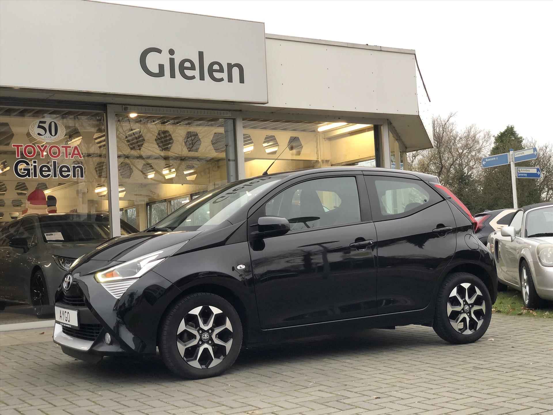 Toyota Aygo 1.0 VVT-i x-joy | Apple CarPlay/Android Auto, lichtmetalen velgen, Airconditioning, In hoogte verstelbare stoel, Parkeercamera - 7/38